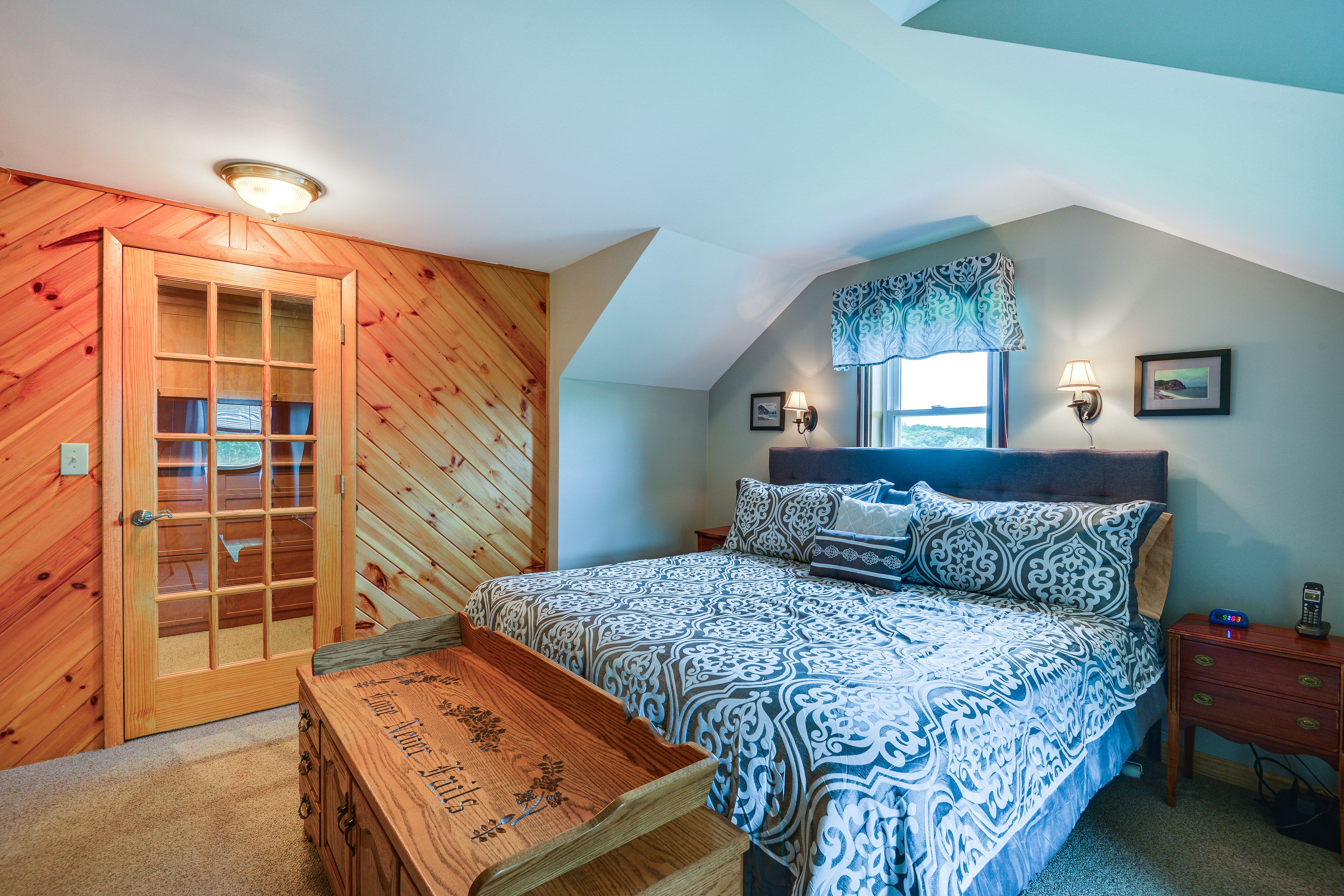 Bedroom 5 | King Bed