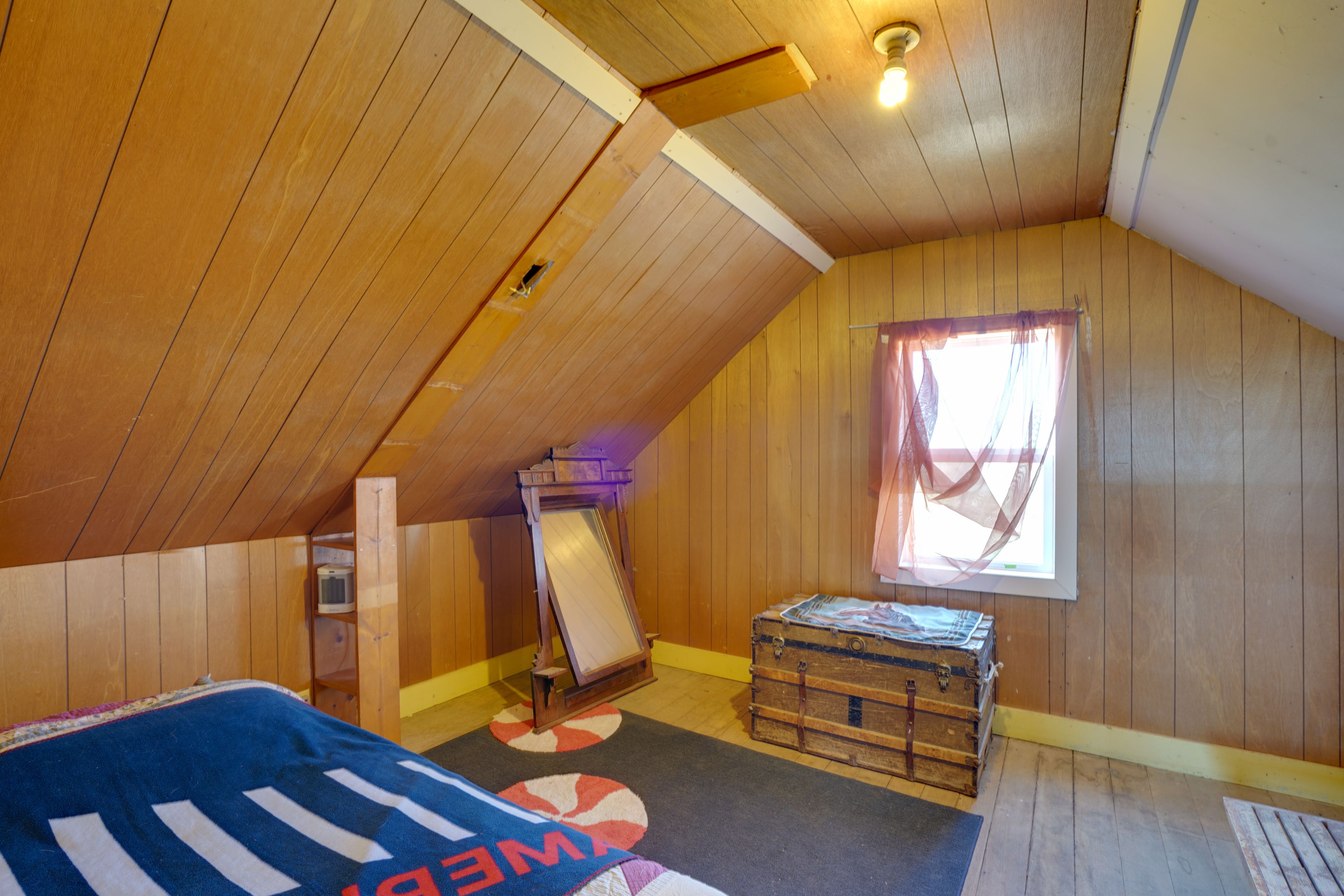 Bedroom 3 | 2nd Floor | Twin Bed