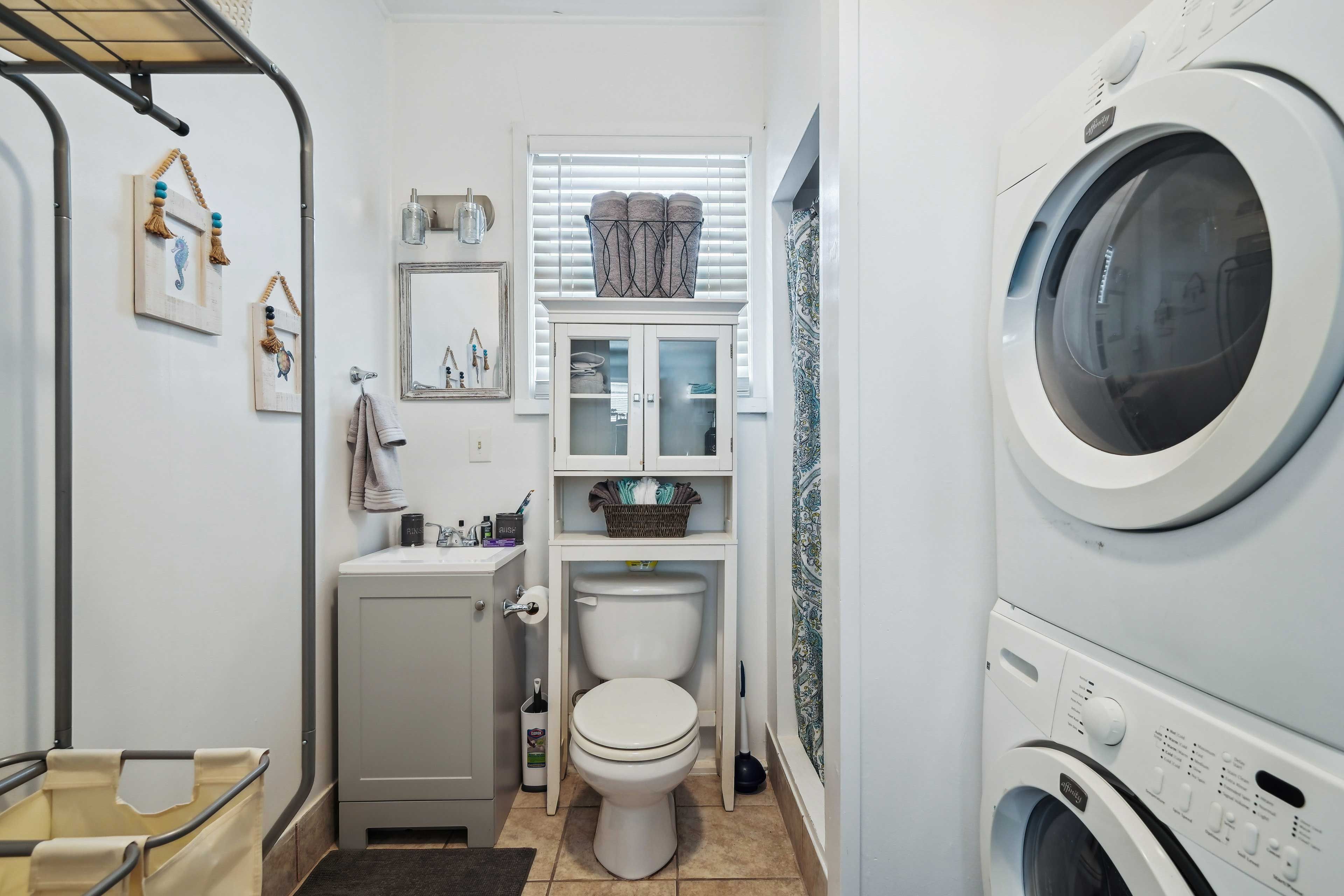 Bathroom | Complimentary Toiletries | Towels Provided