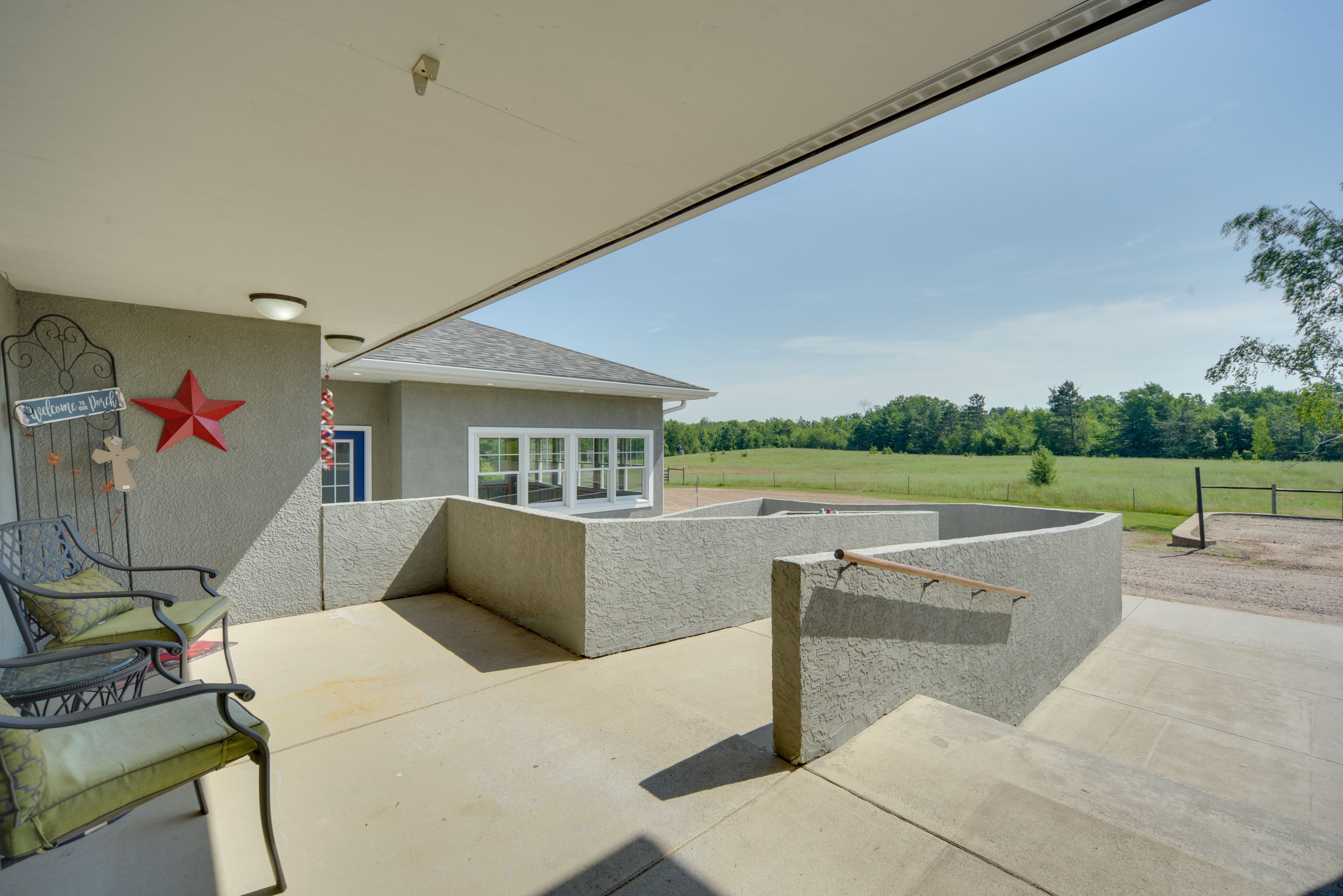 Covered Front Patio | Ramp