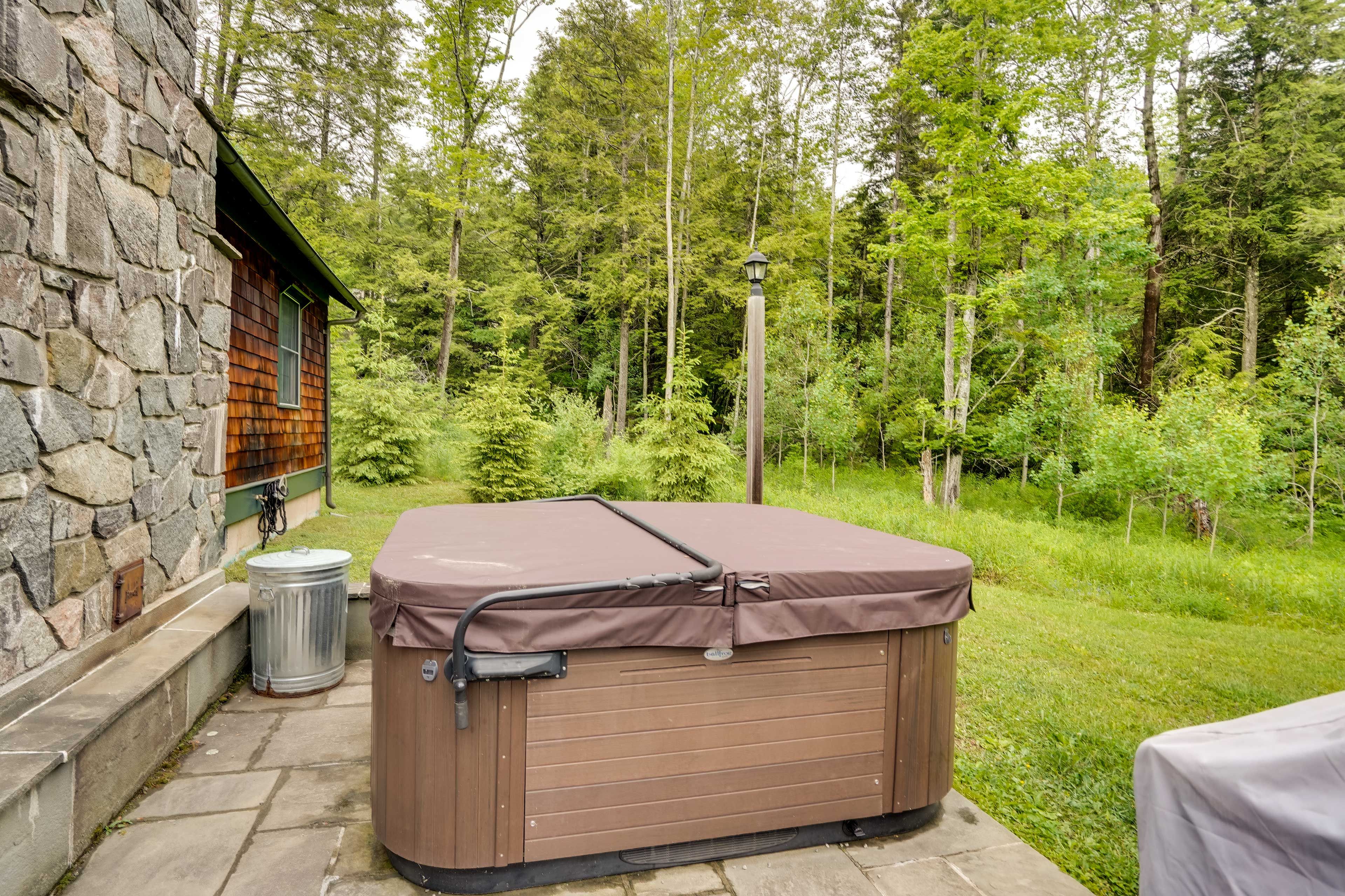 Patio | Hot Tub