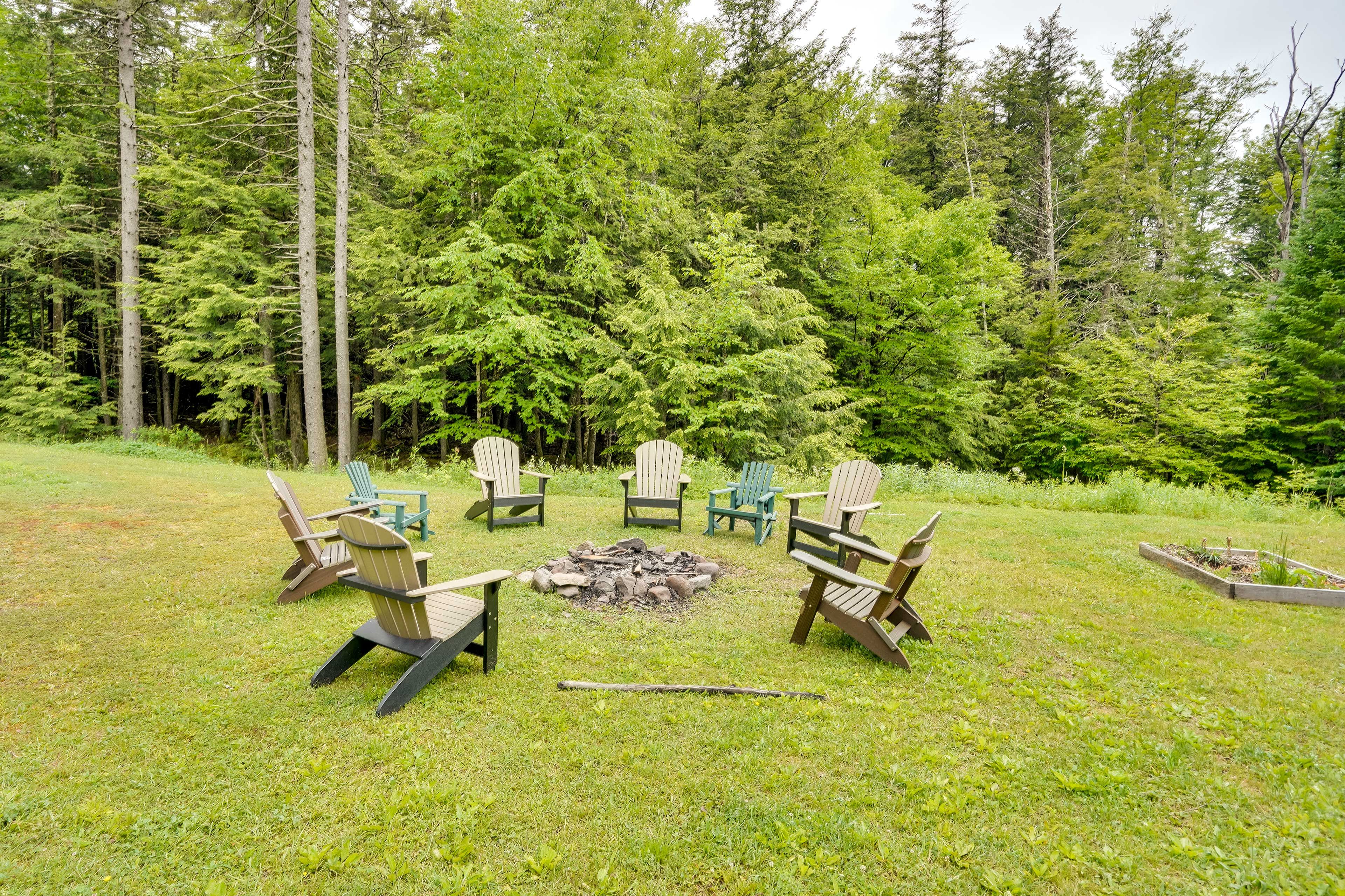 Fire Pit w/ Seating