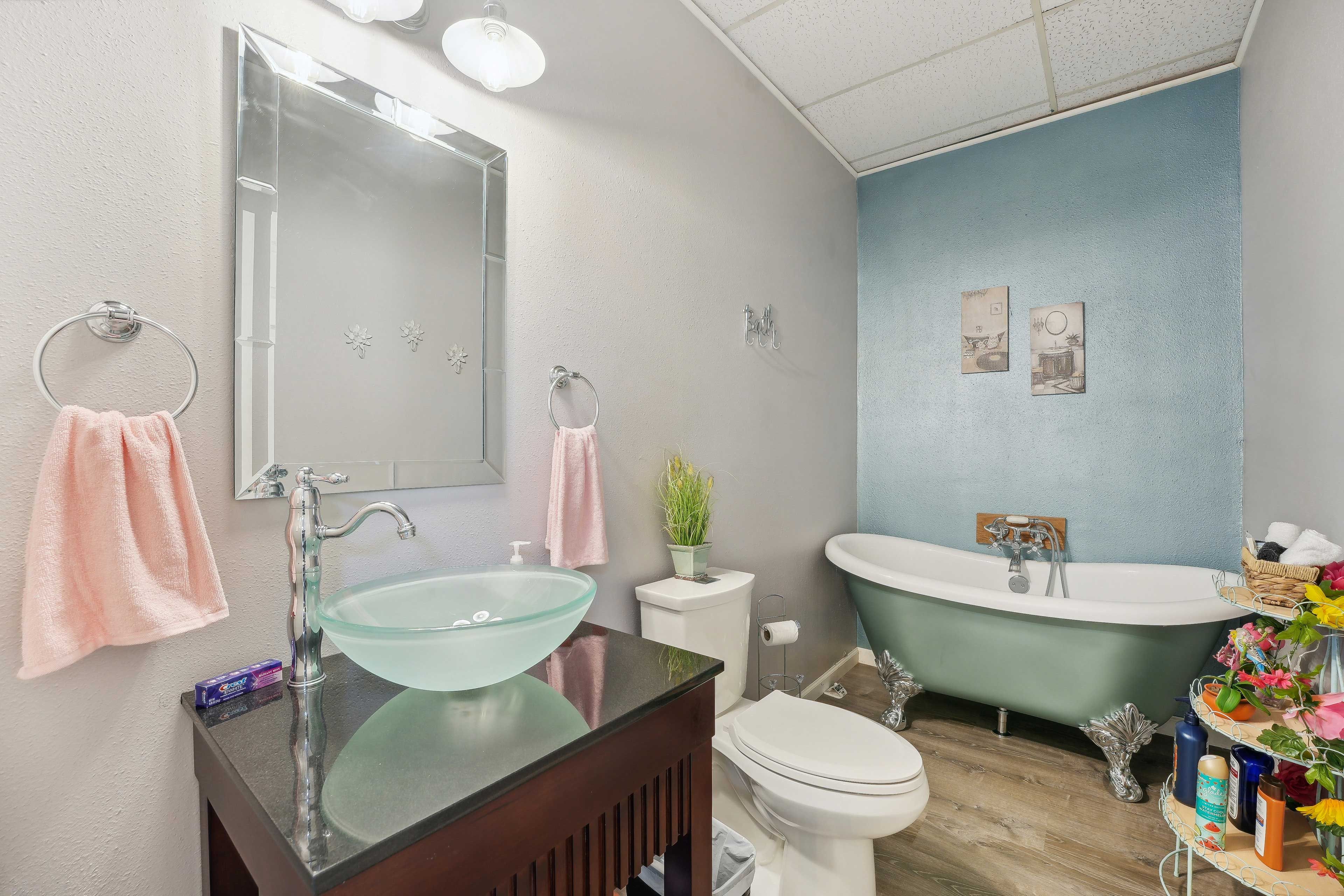 Full Bathroom | Soaking Tub | Hair Dryer
