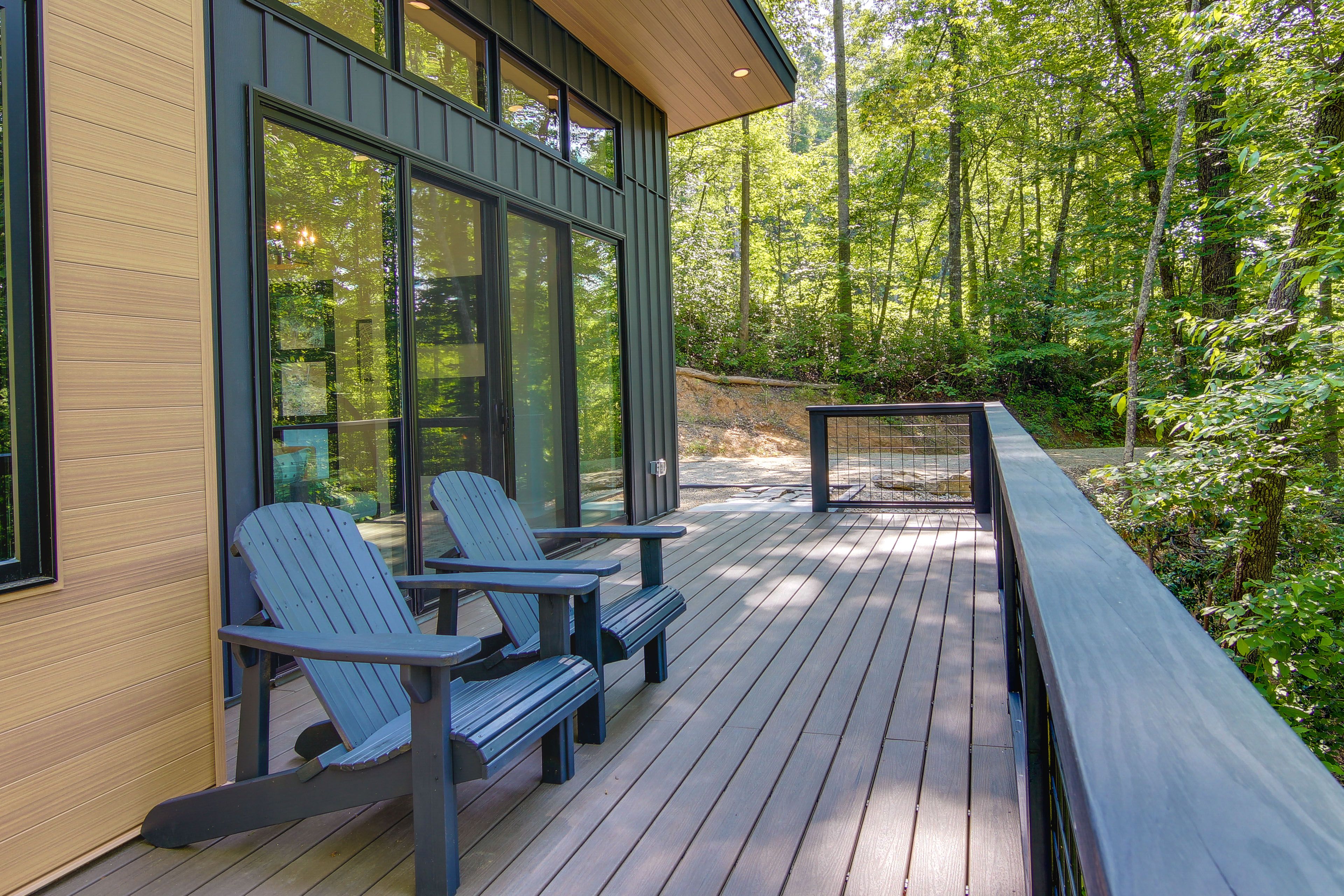 Wraparound Deck