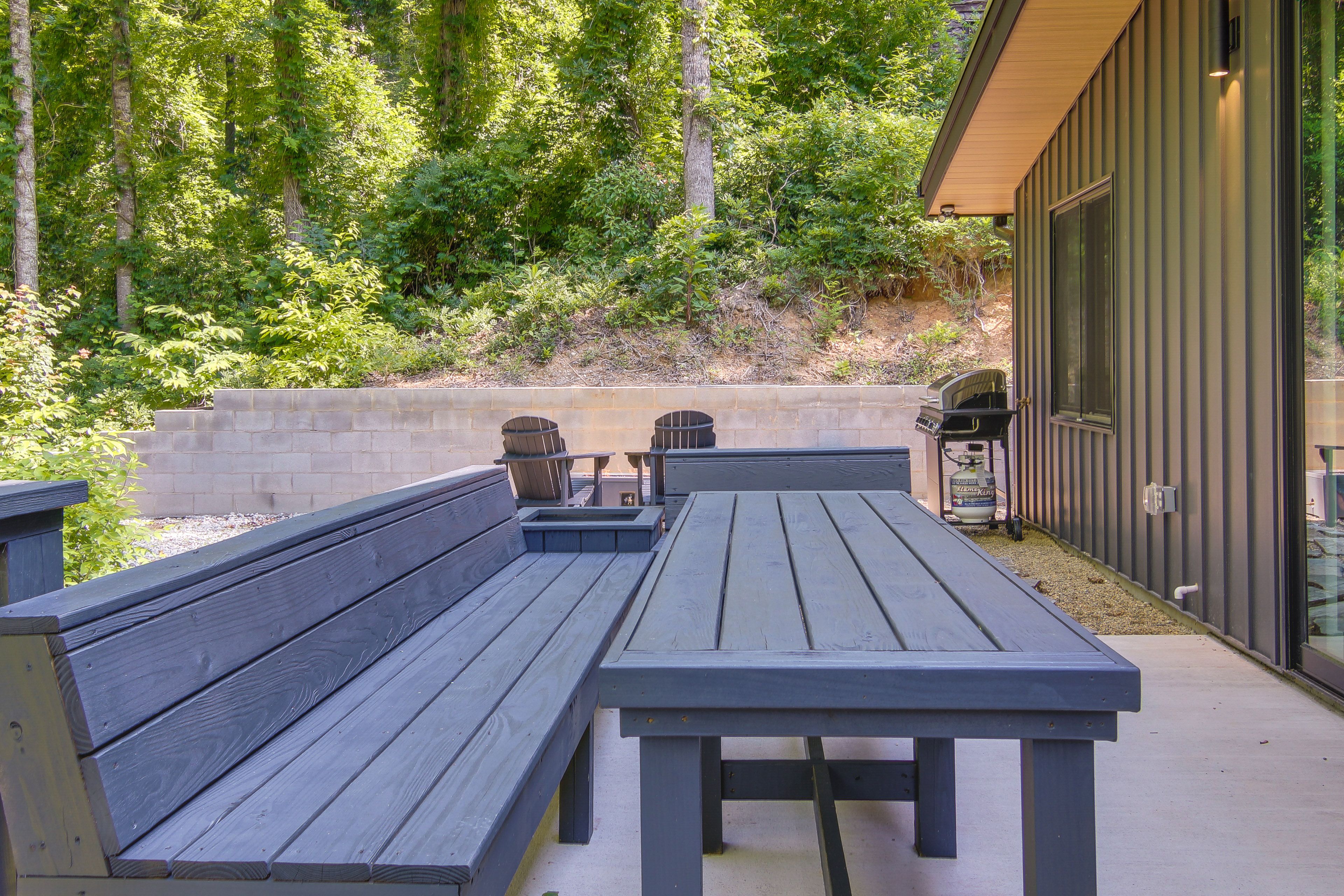 Deck | Dining Area | Gas Grill