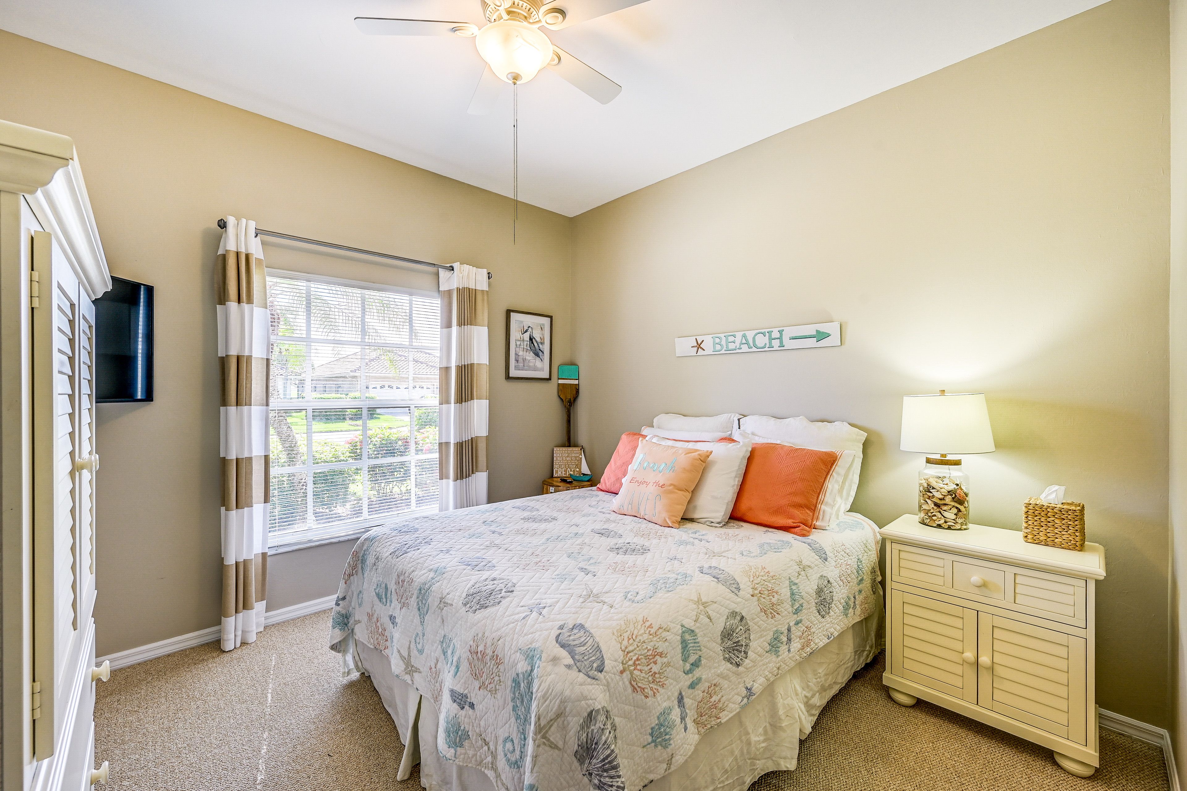 Bedroom 2 | Queen Bed