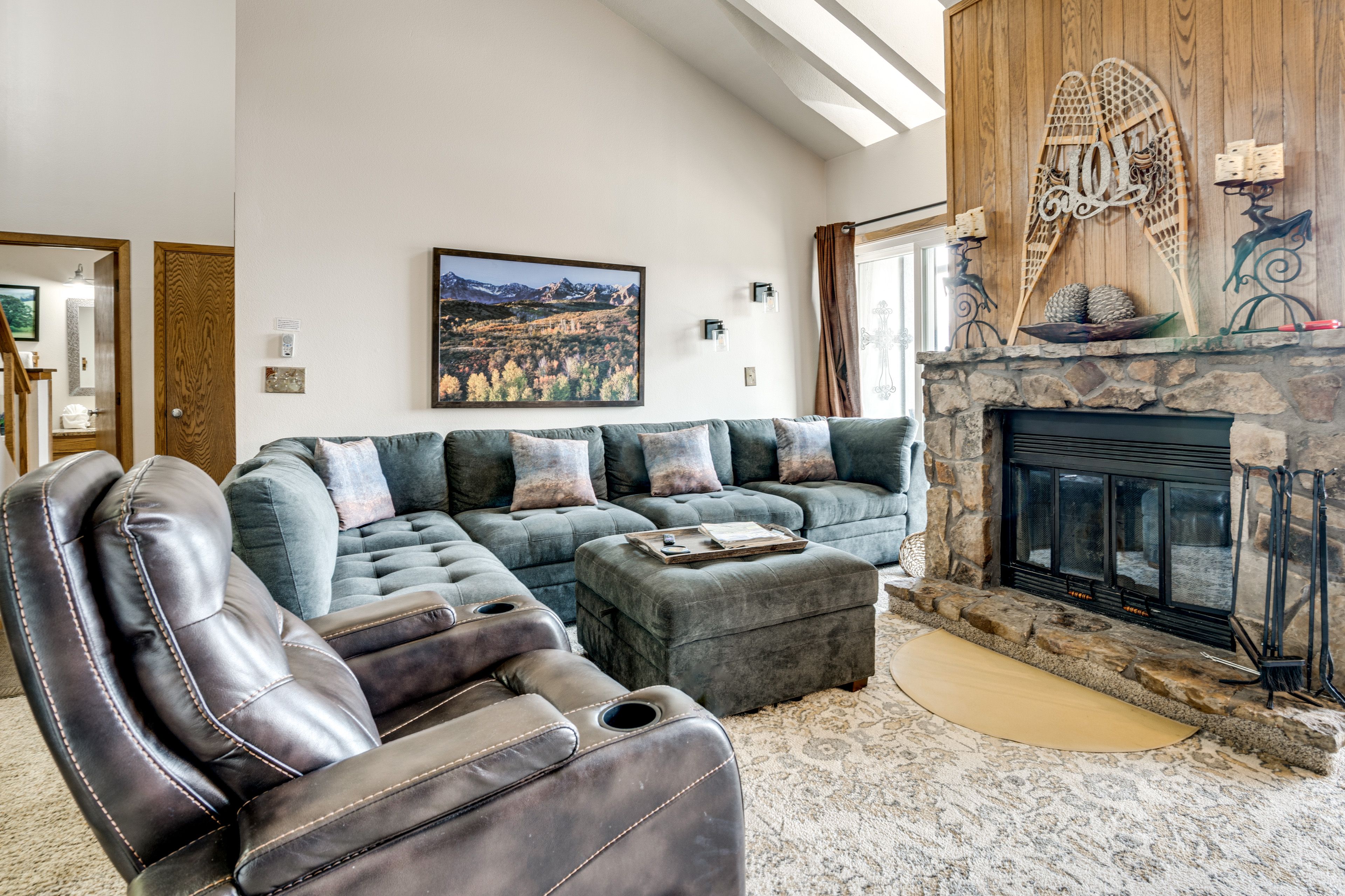 Silverthorne Vacation Rental | 2BR | 2BA | 1,129 Sq Ft