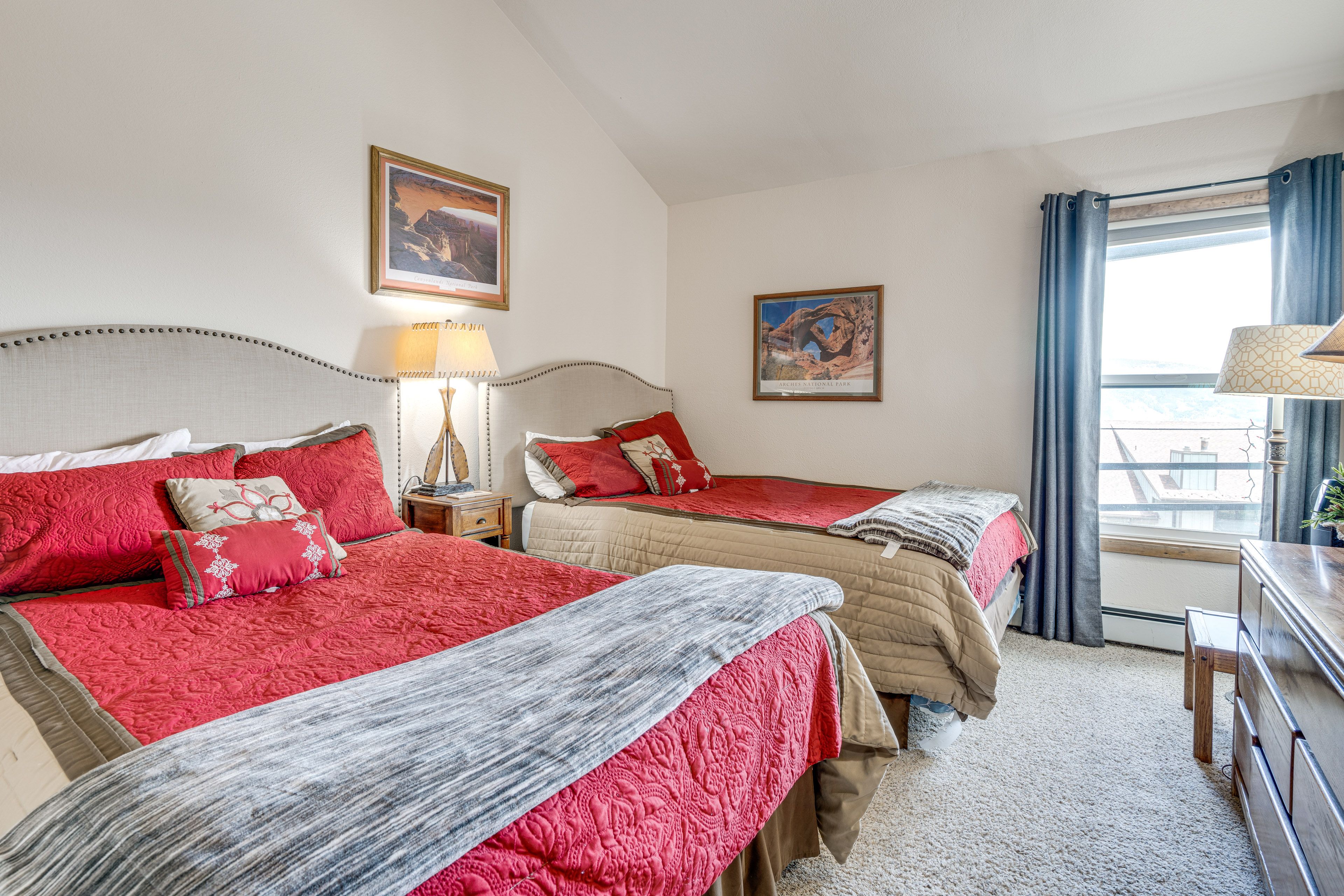 Bedroom 2 | Queen Bed | Full Bed