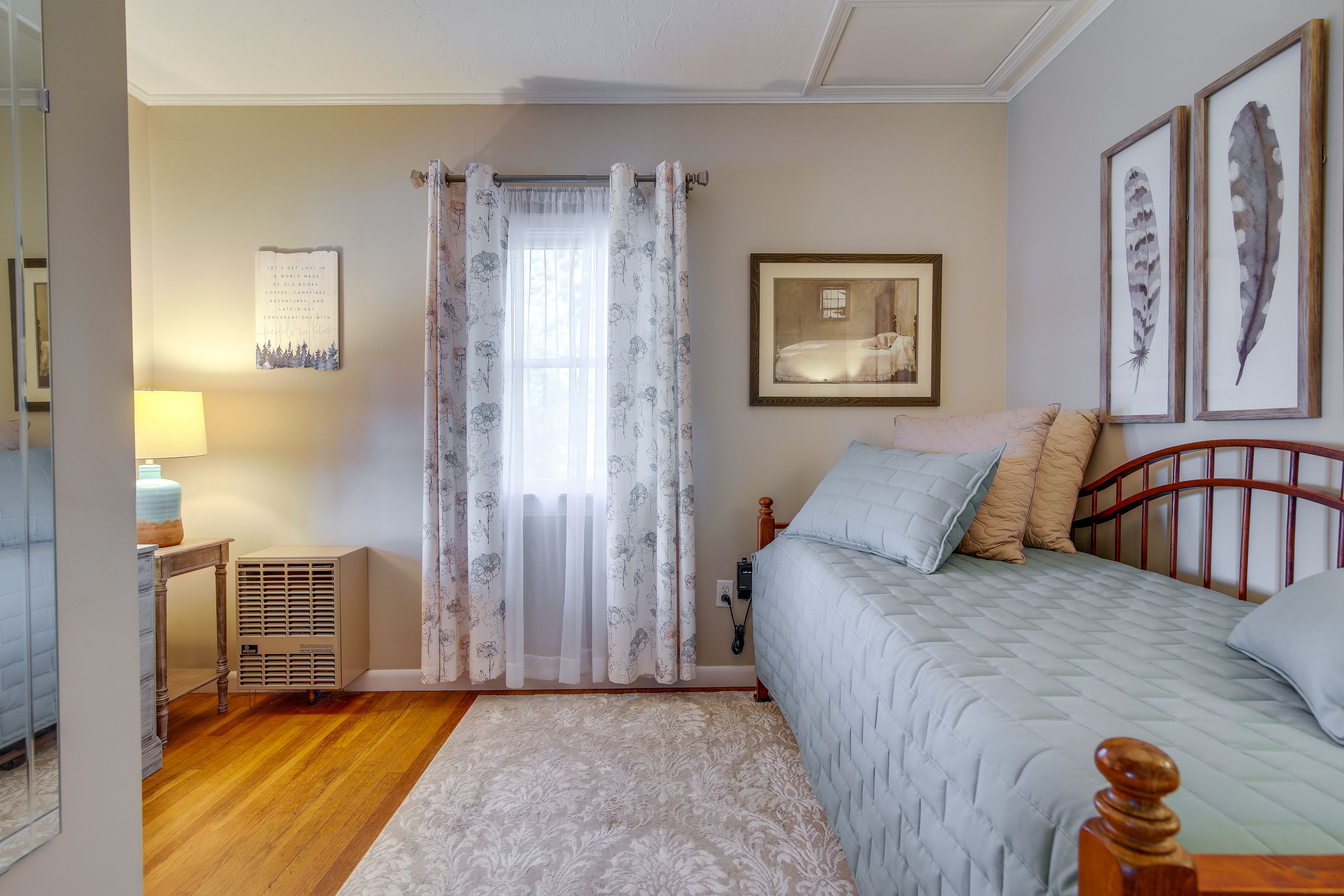 Bedroom | Twin Daybed w/ Twin Trundle