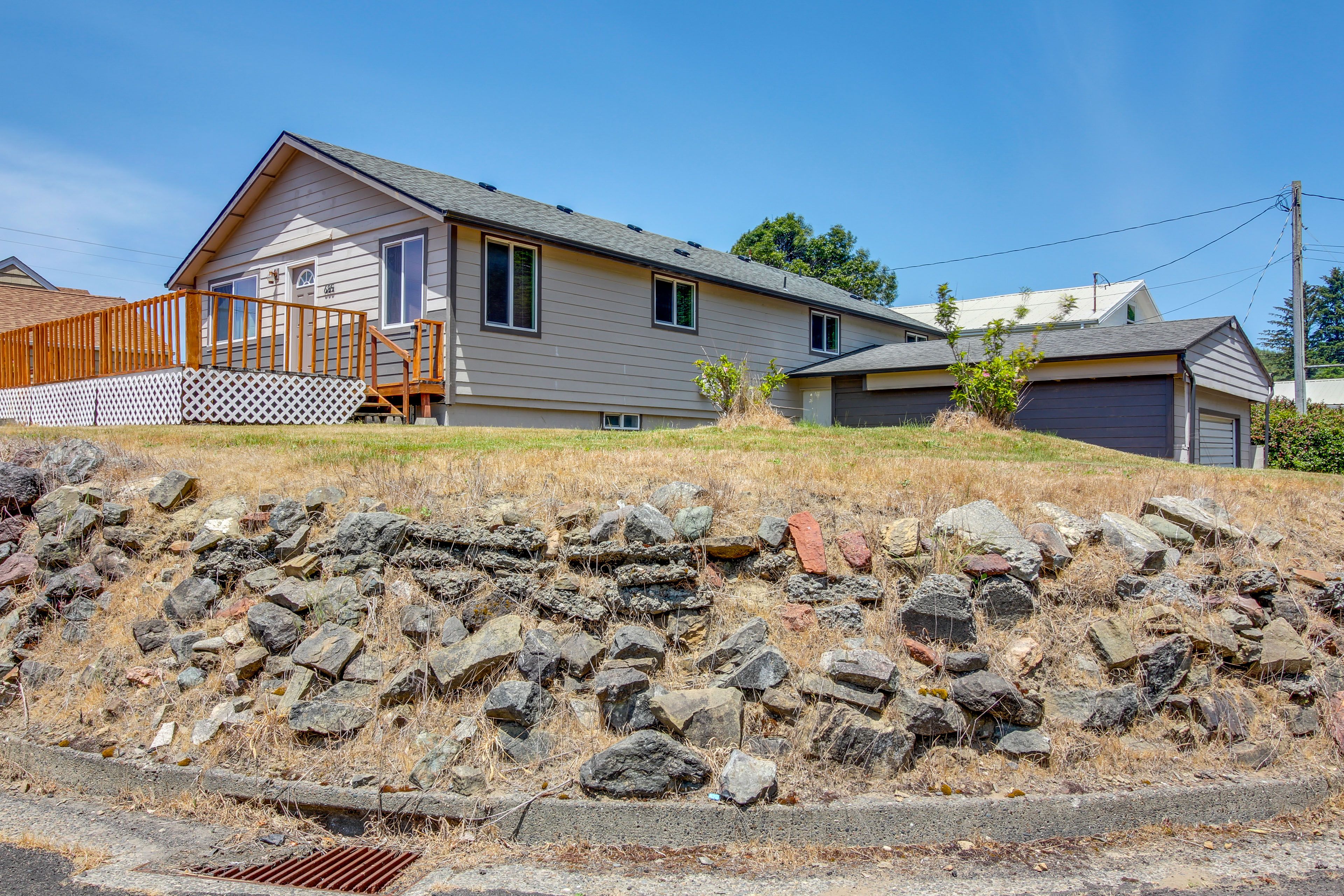 Home Exterior | Parking | Driveway (2 Vehicles) | RV/Trailer Parking Allowed