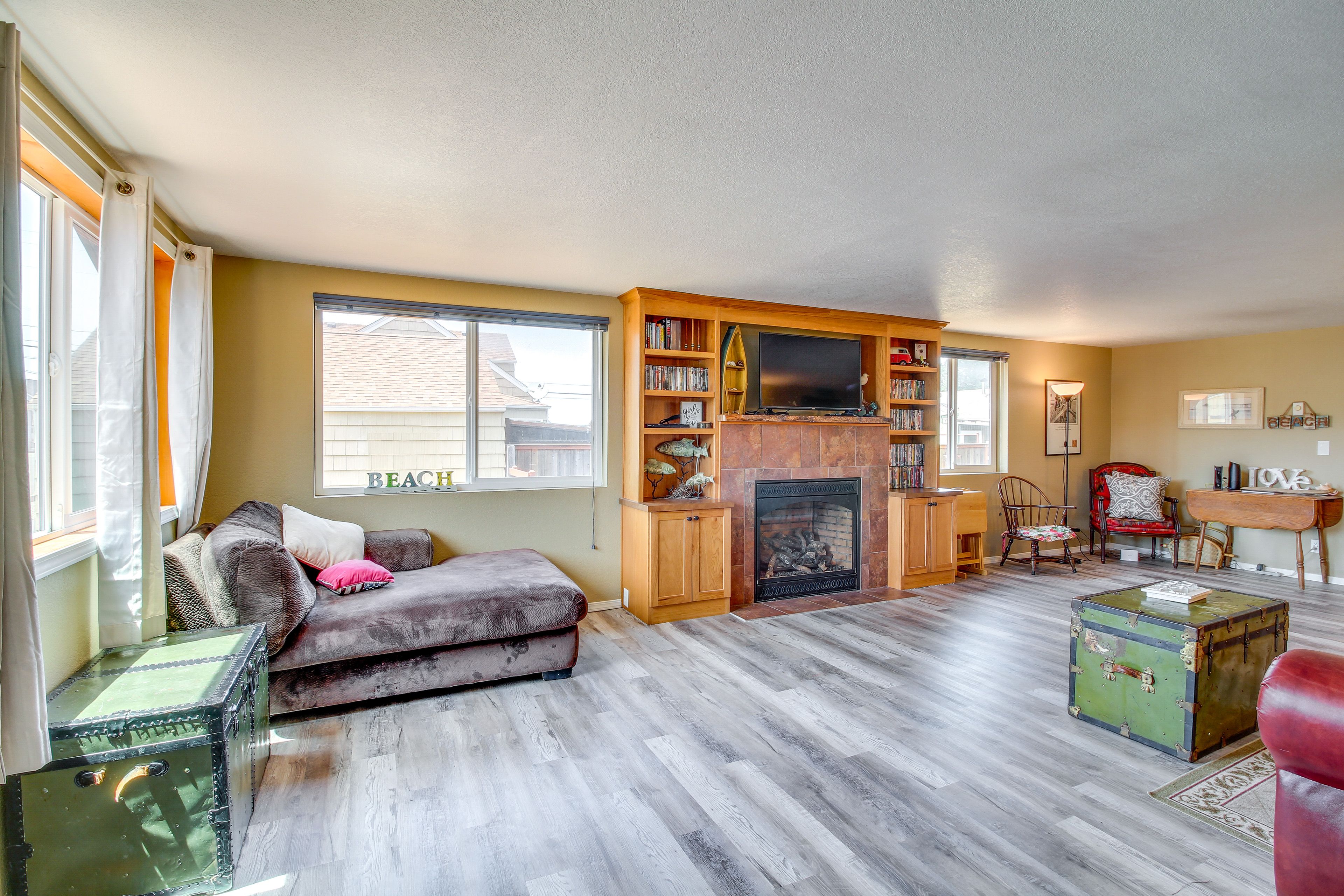 Living Room | Main Floor | Indoor Fireplace | Smart TV