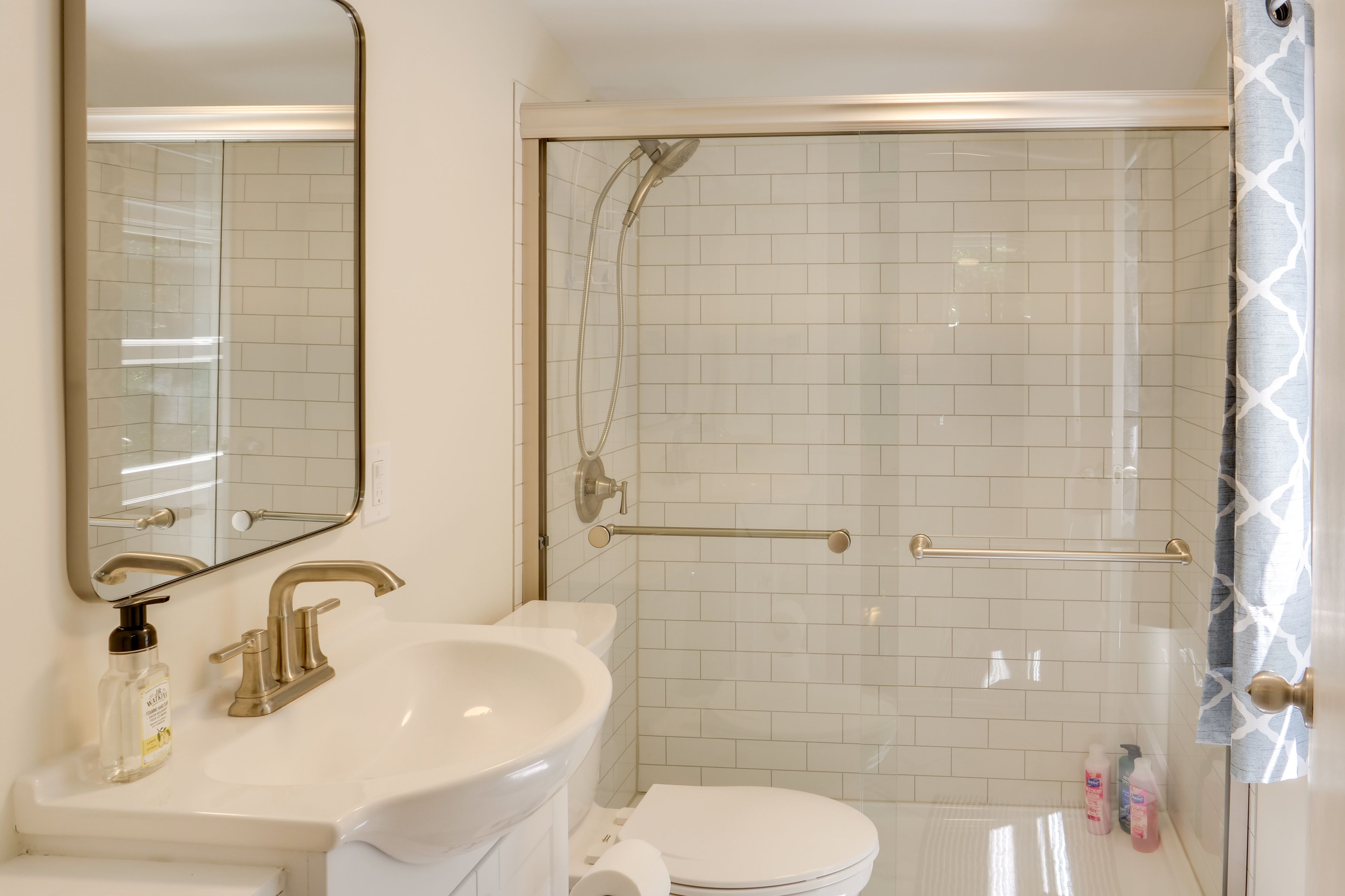Full Bathroom | Walk-In Shower | Complimentary Toiletries | Towels Provided