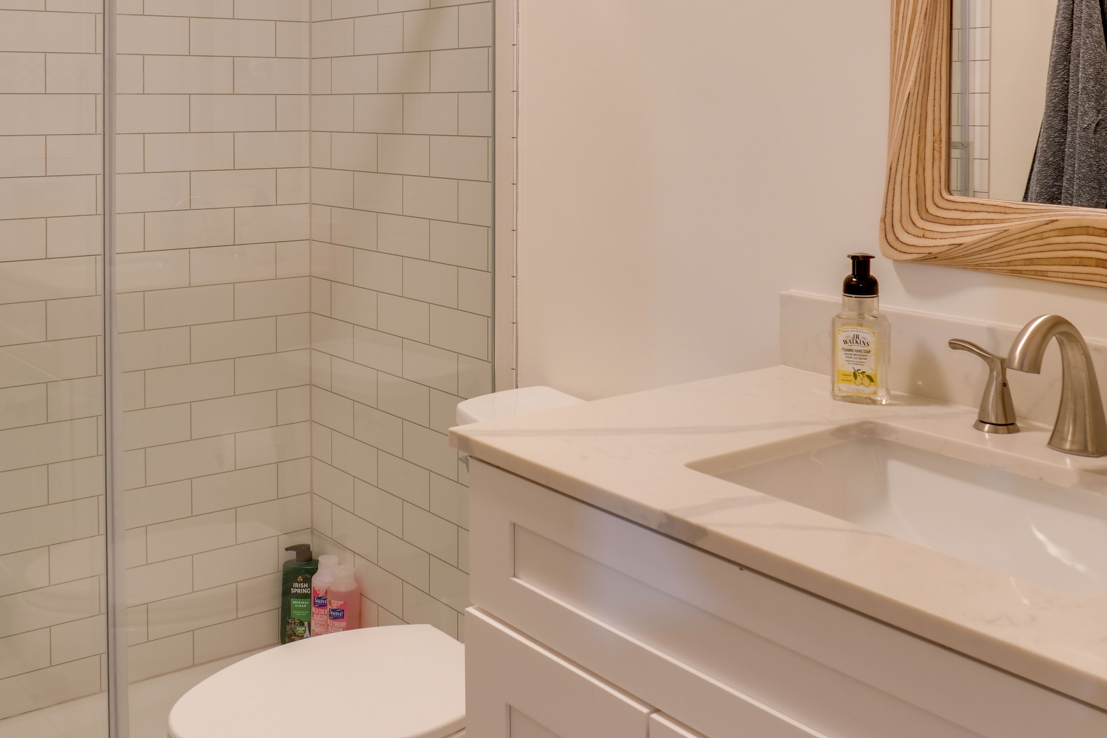 Full Bathroom | Walk-In Shower | Hair Dryer