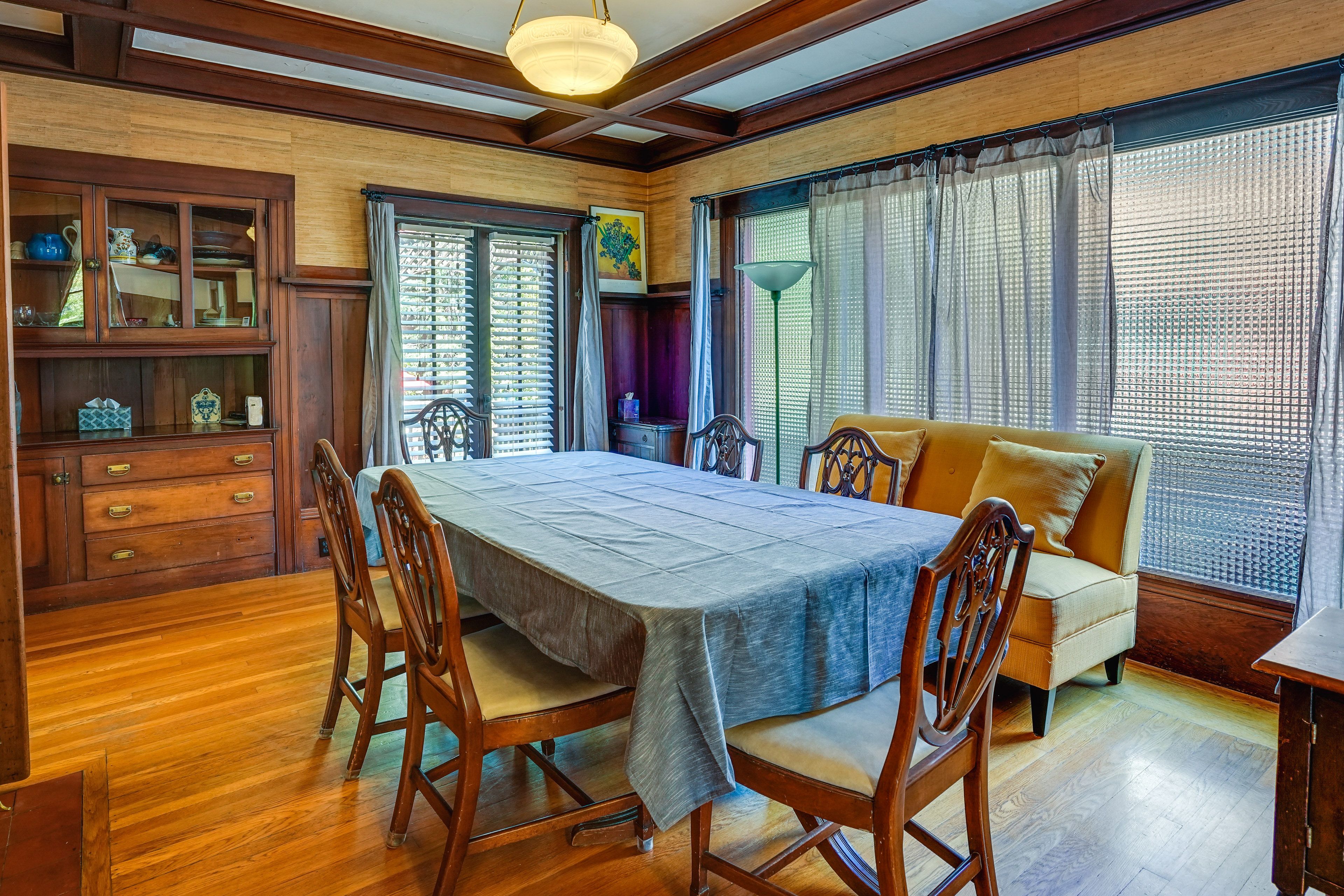 Dining Room | Dishware/Flatware