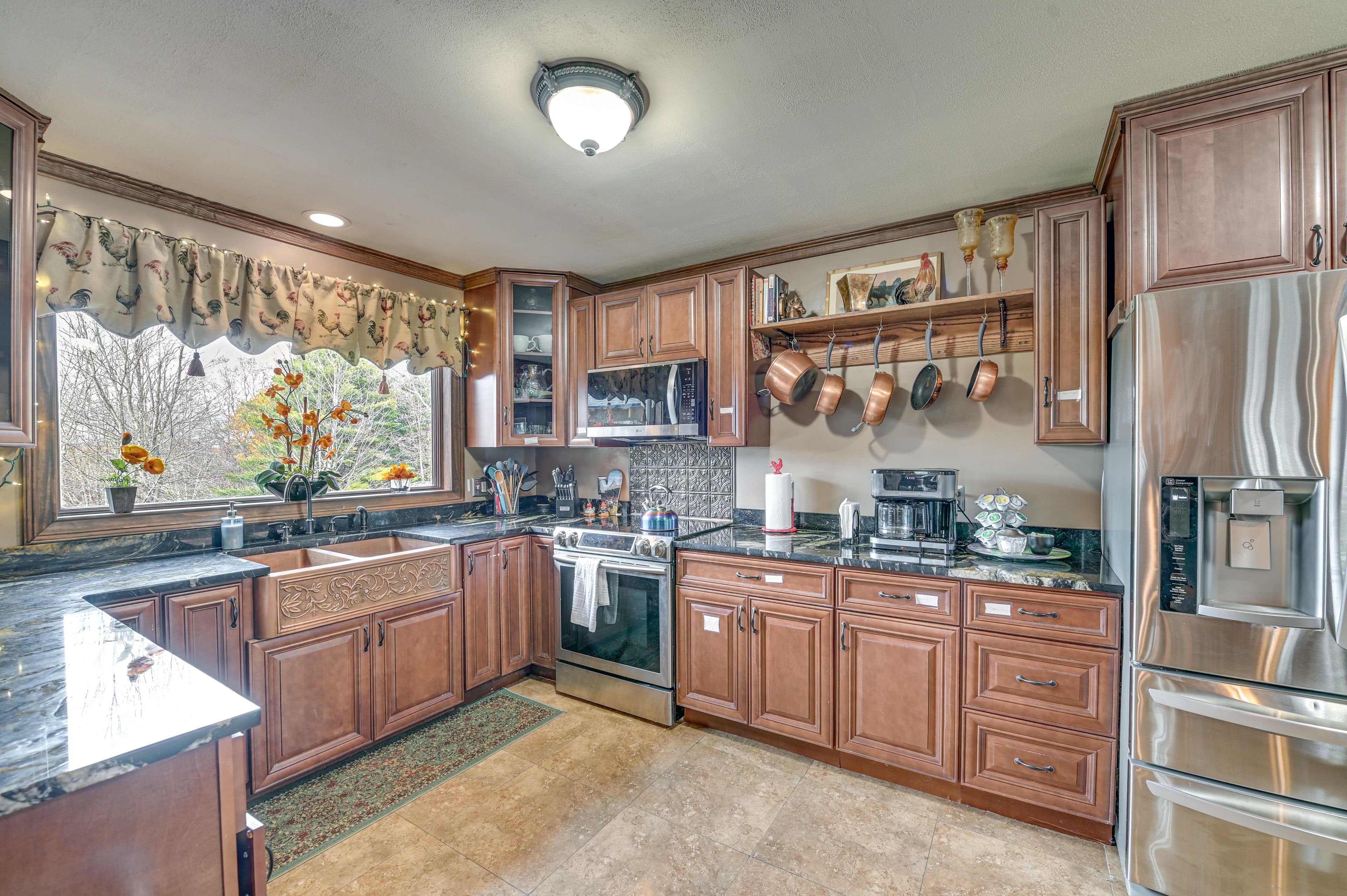 Kitchen | Dishwasher | Toaster | Main Level