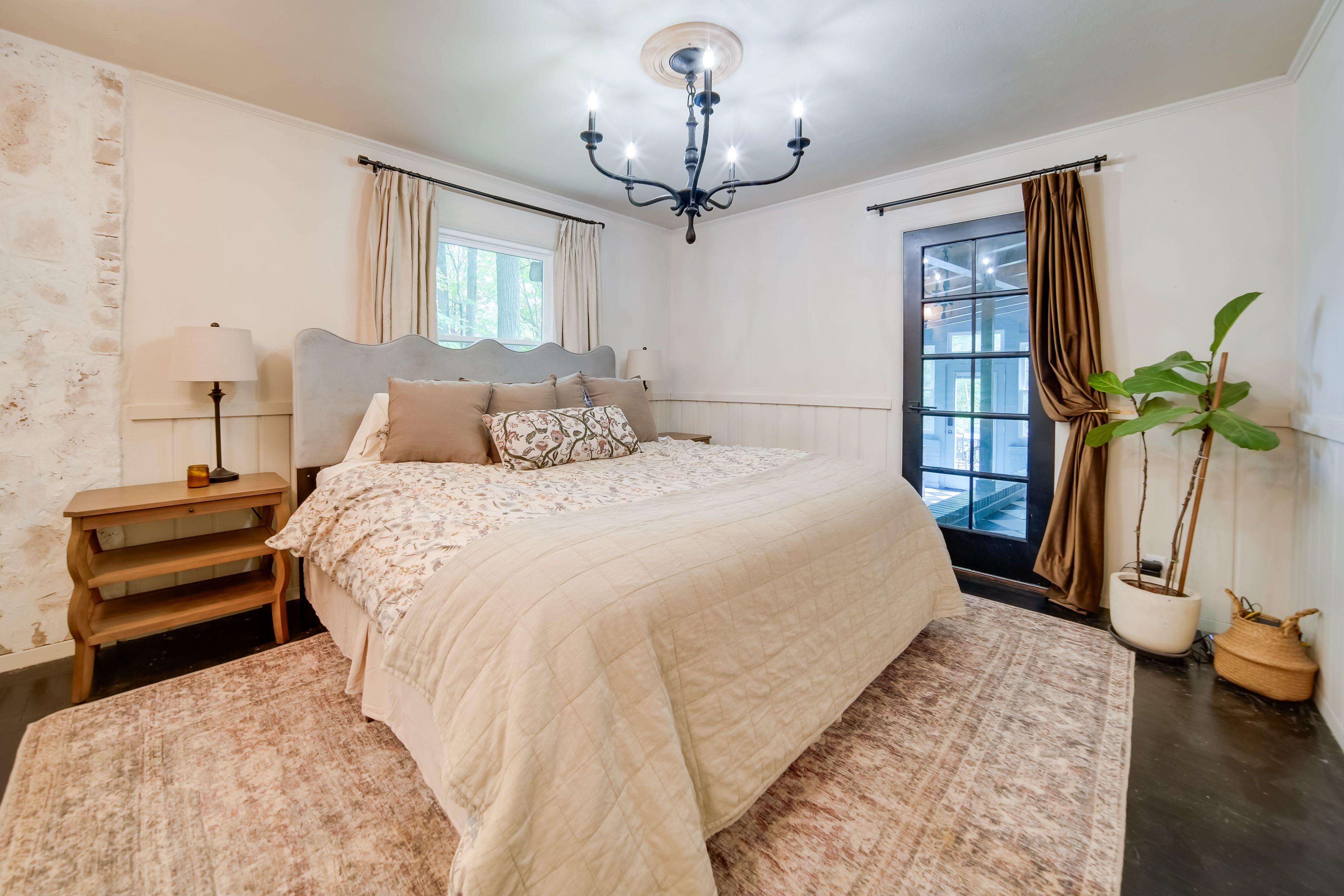 Bedroom 1 | King Bed | Linens Provided