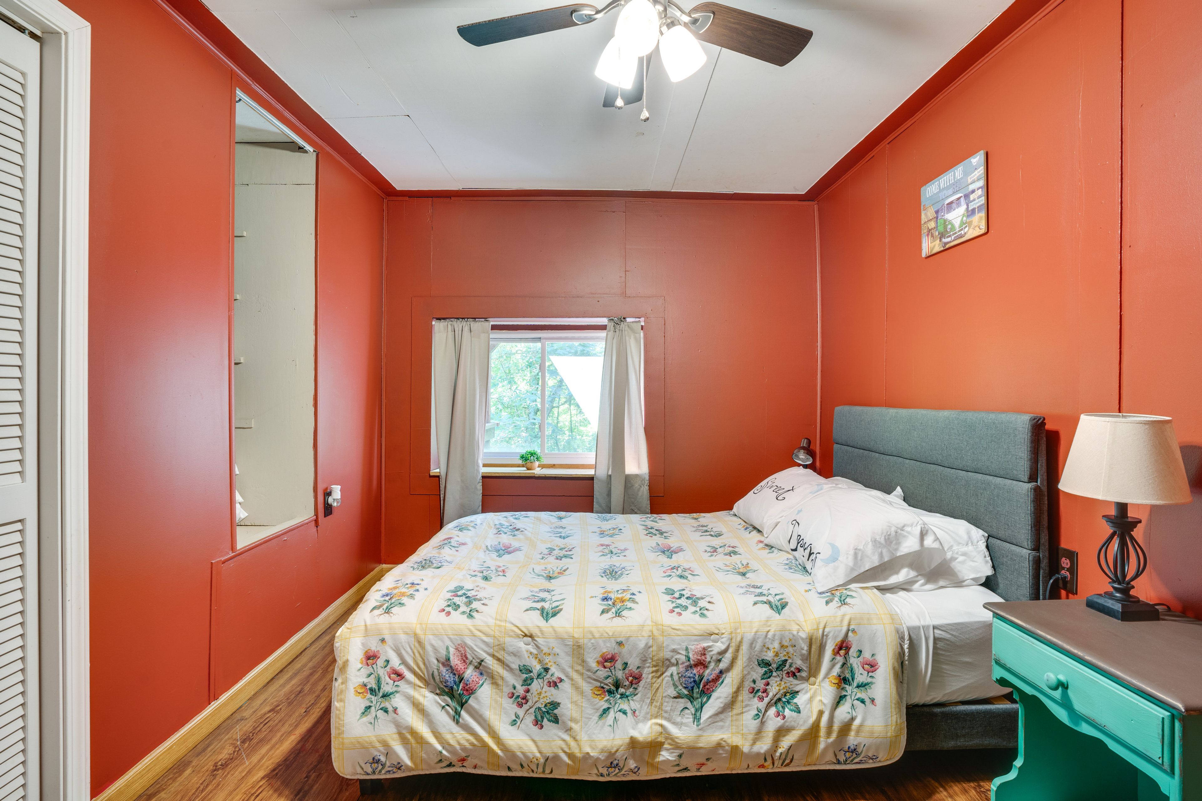 Bedroom 2 | Queen Bed