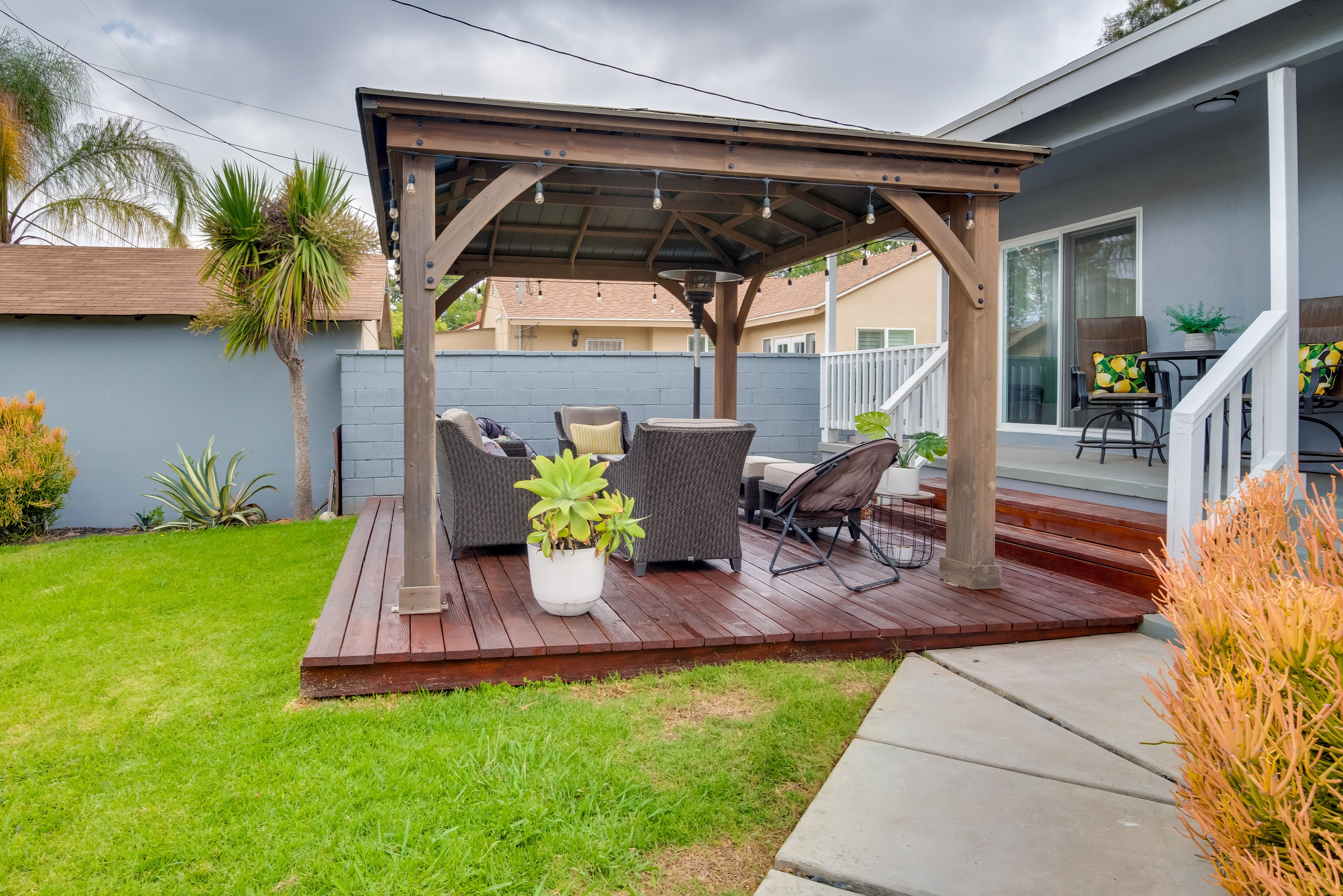 Inglewood Vacation Rental | 3BR | 2BA | 1,250 Sq Ft | 2 Steps to Enter