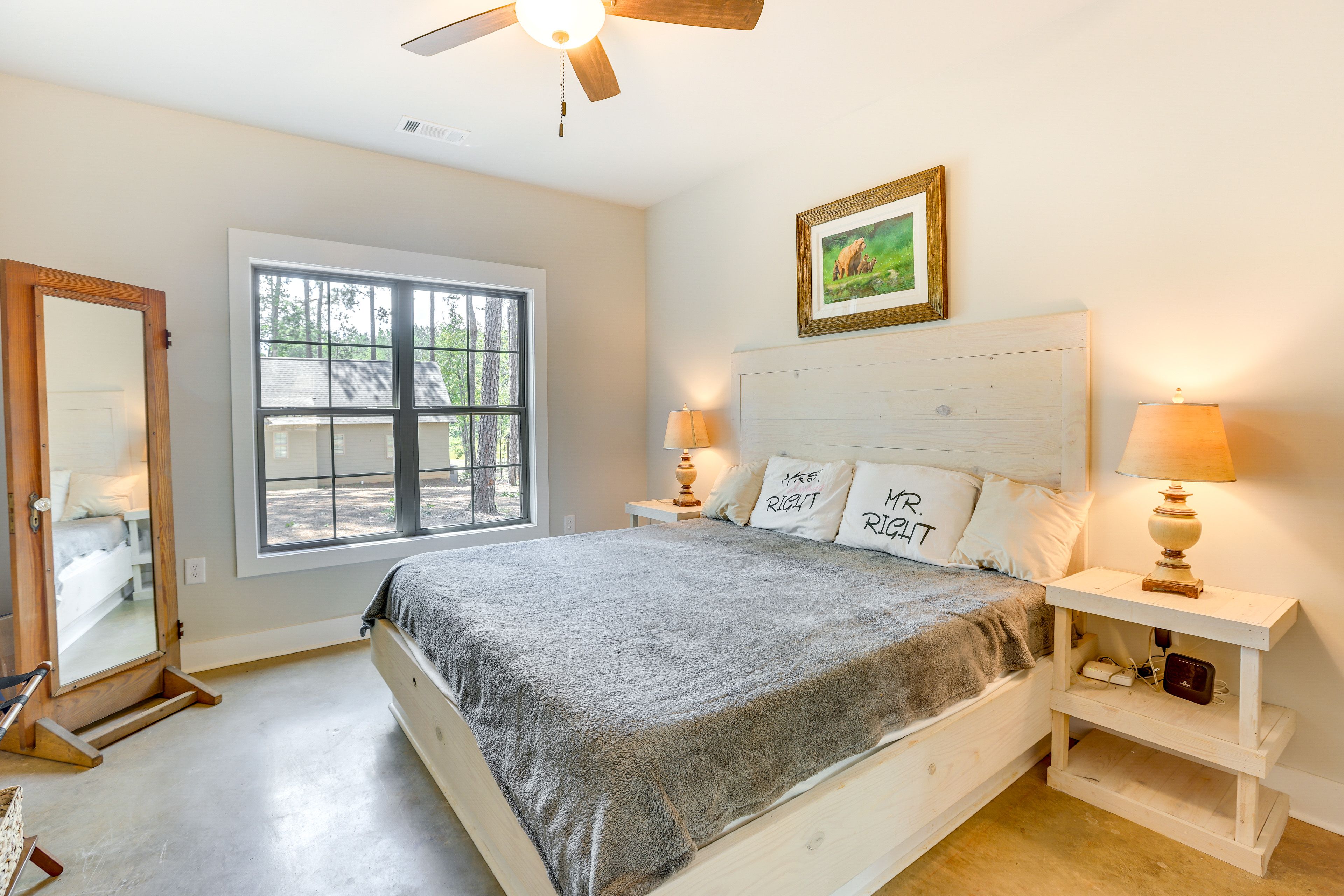 Bedroom 1 | King Bed | Linens Provided | En-Suite Bathroom