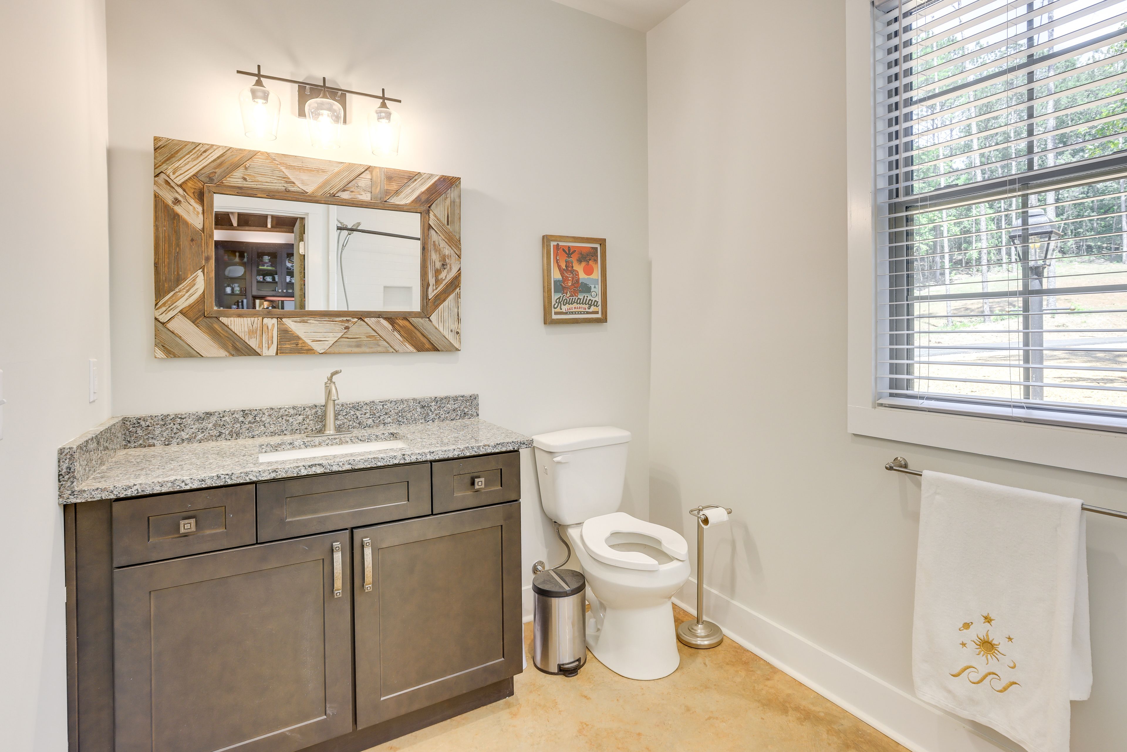 En-Suite Bathroom | Complimentary Toiletries | Towels Provided