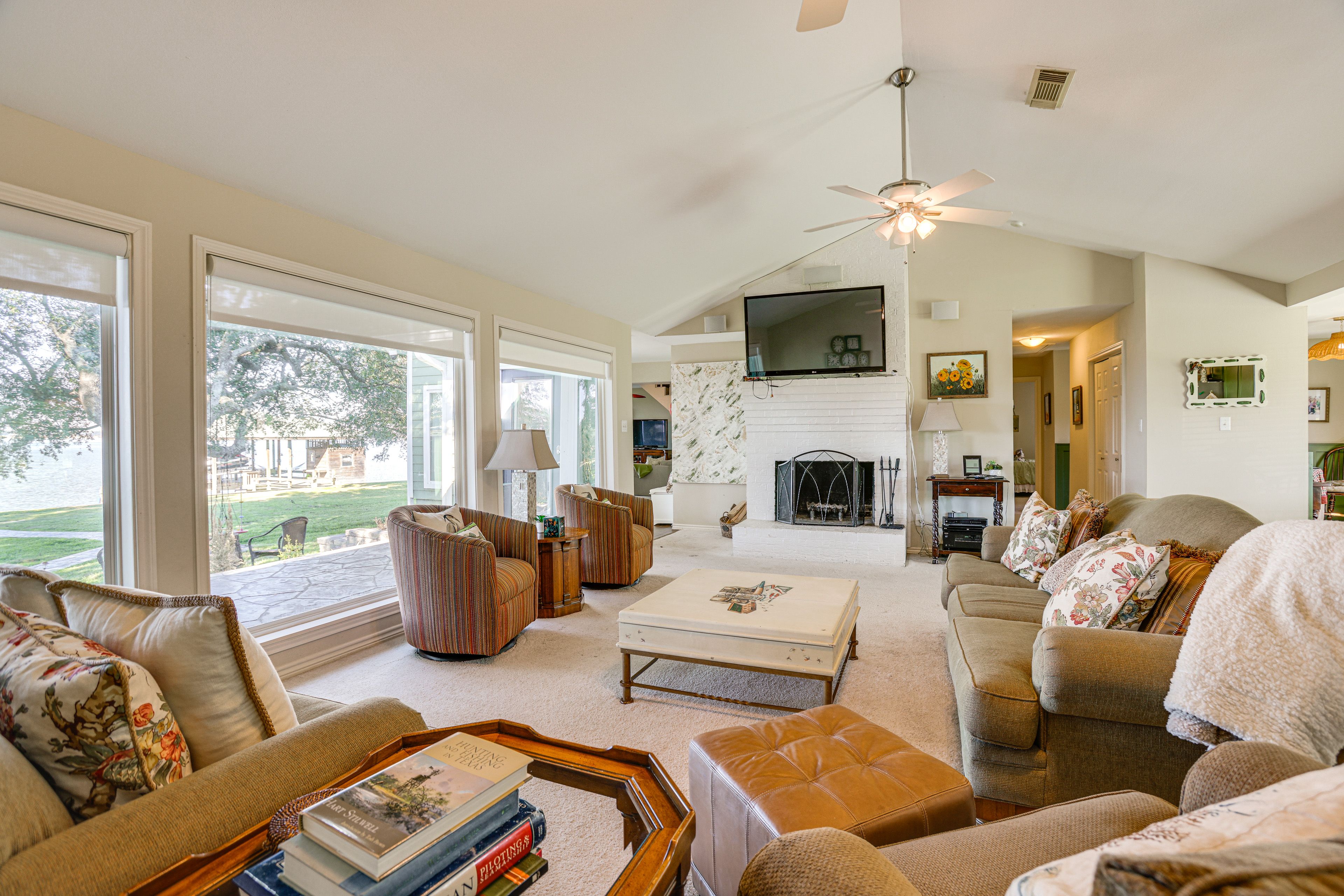 Livingston Vacation Rental | 5BR | 3.5BA | 2,812 Sq Ft | Step-Free Access