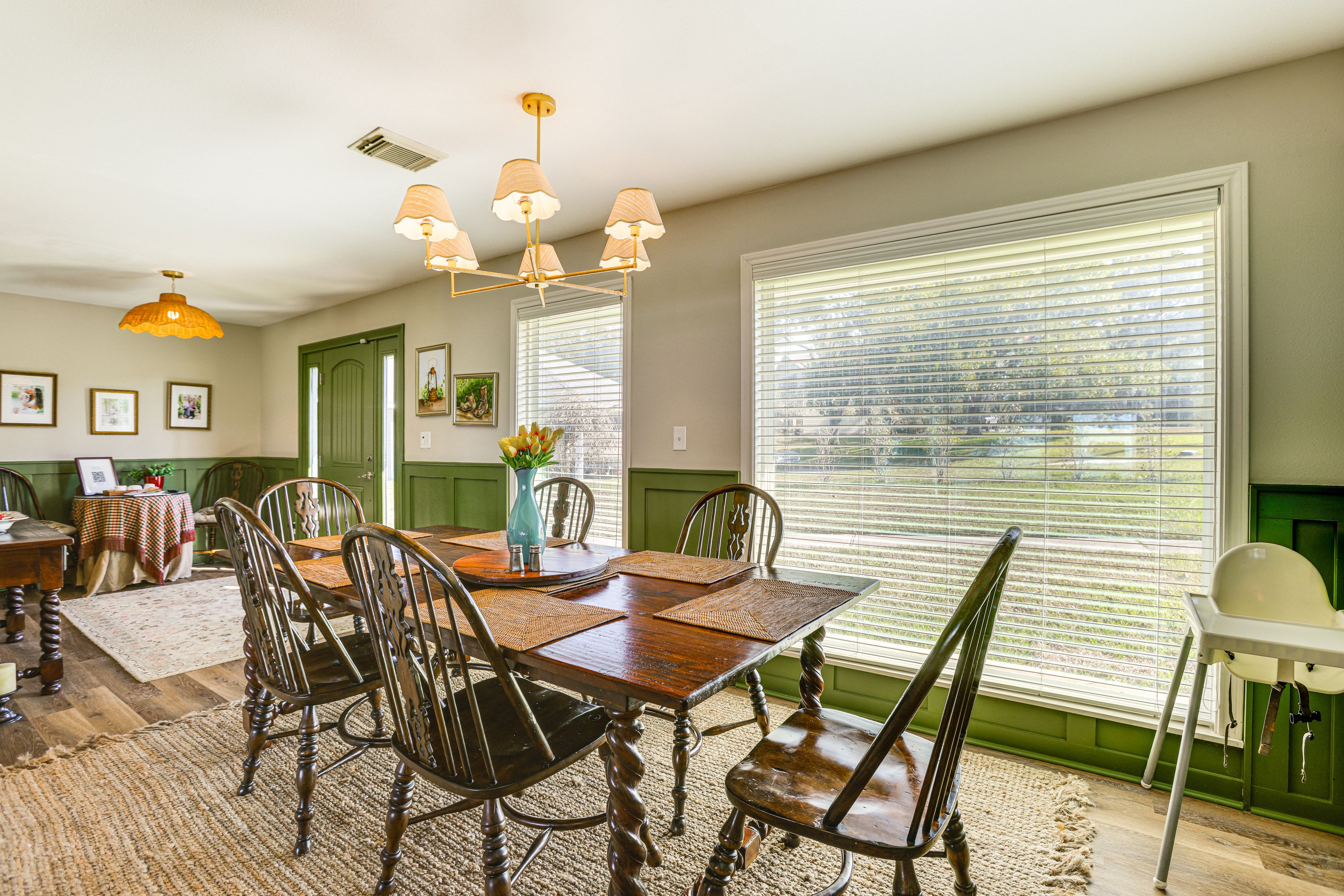 Dining Area | Dishes & Flatware Provided | Entryway