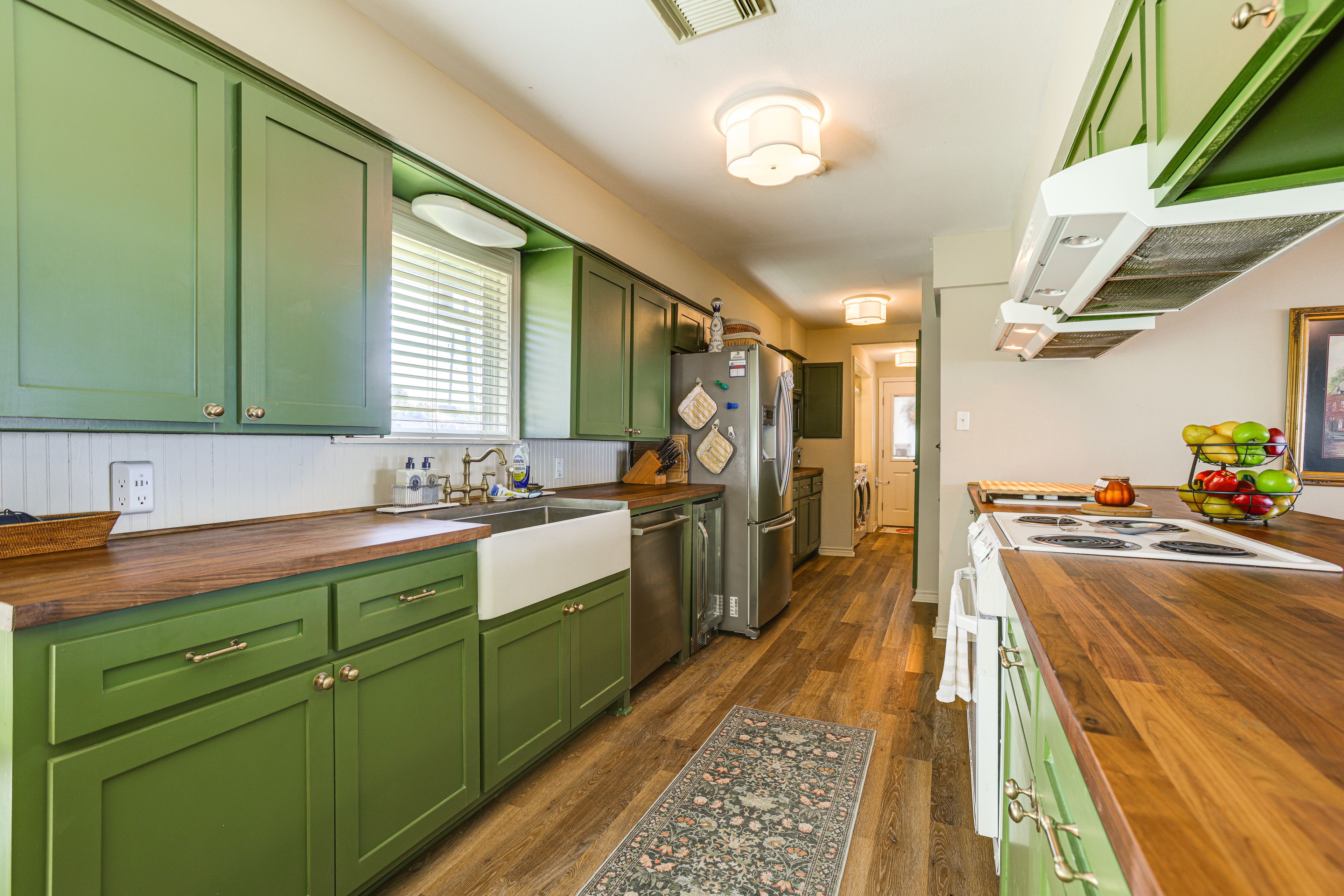 Kitchen | Blender | Crockpot | Coffee Grinder & Maker | Toaster Oven