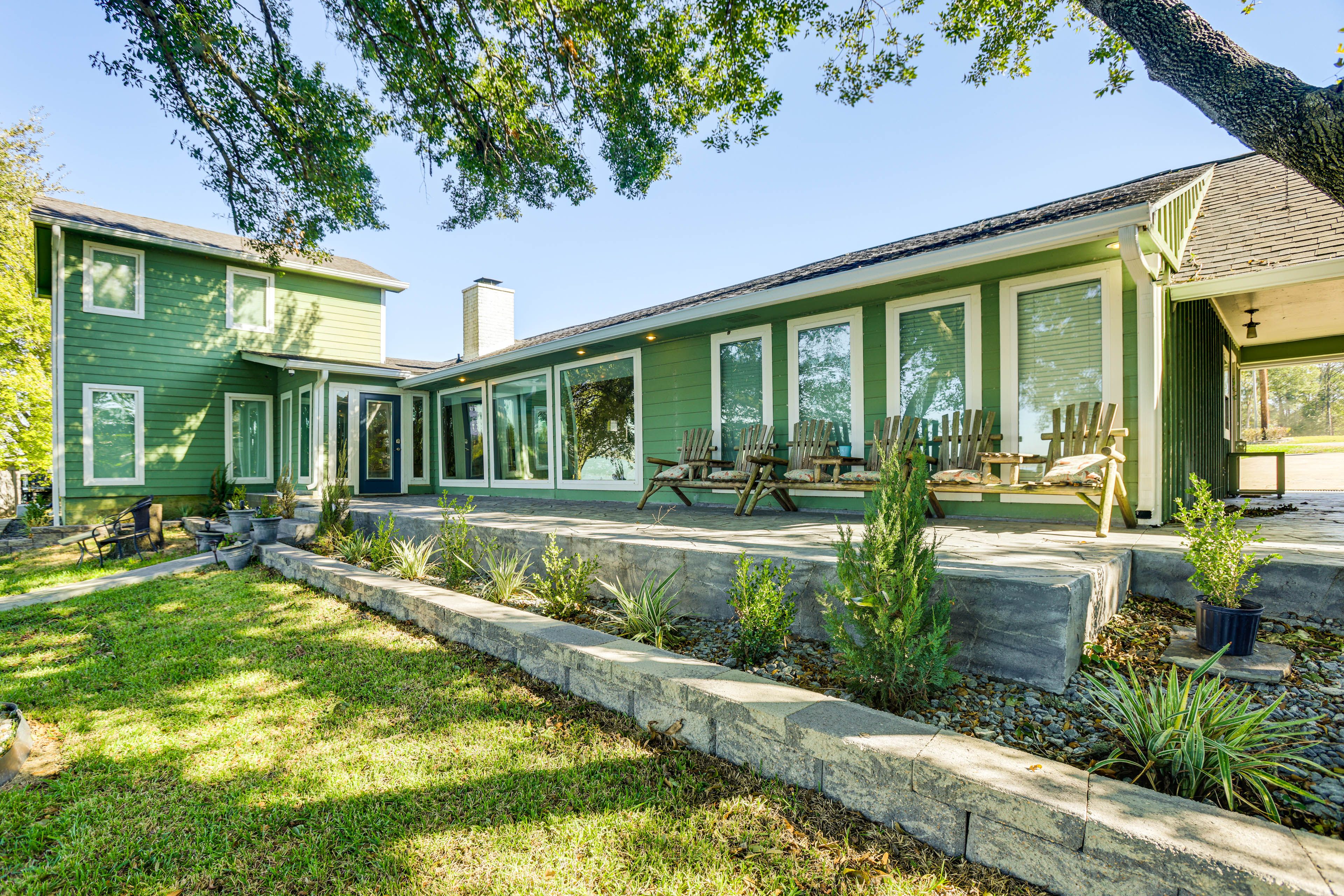 Patio | Seating & Dining