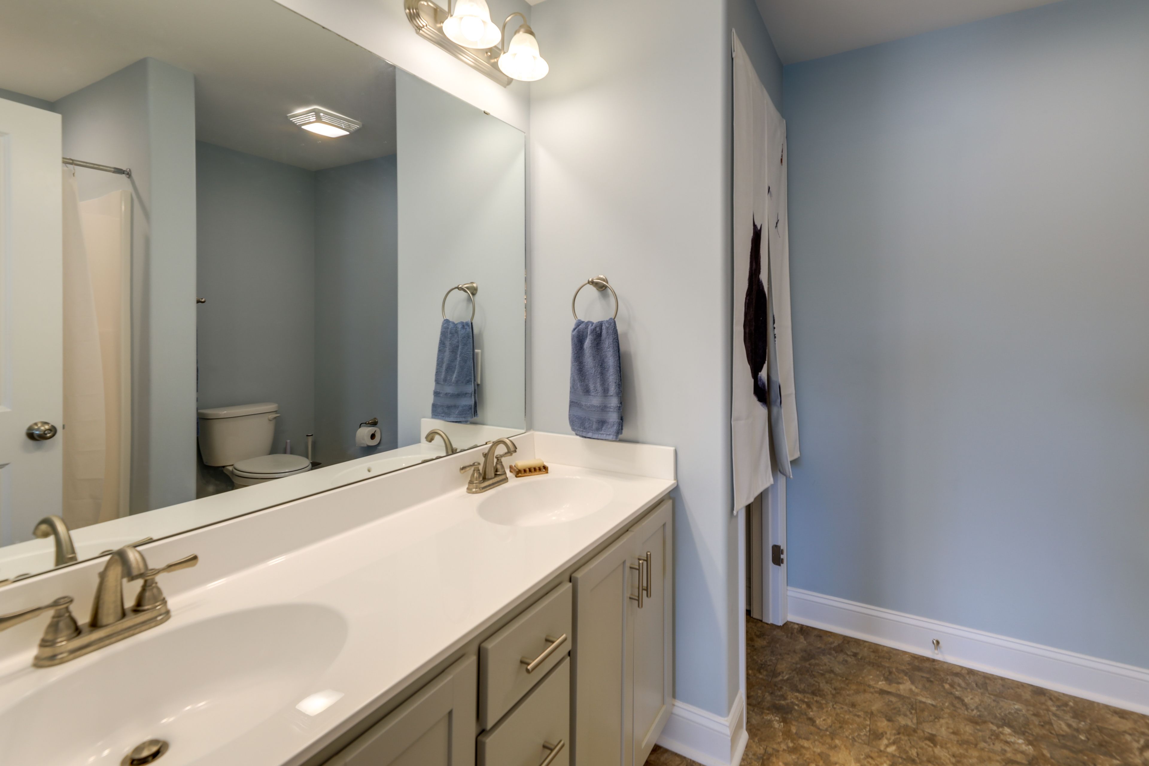 Full Bathroom