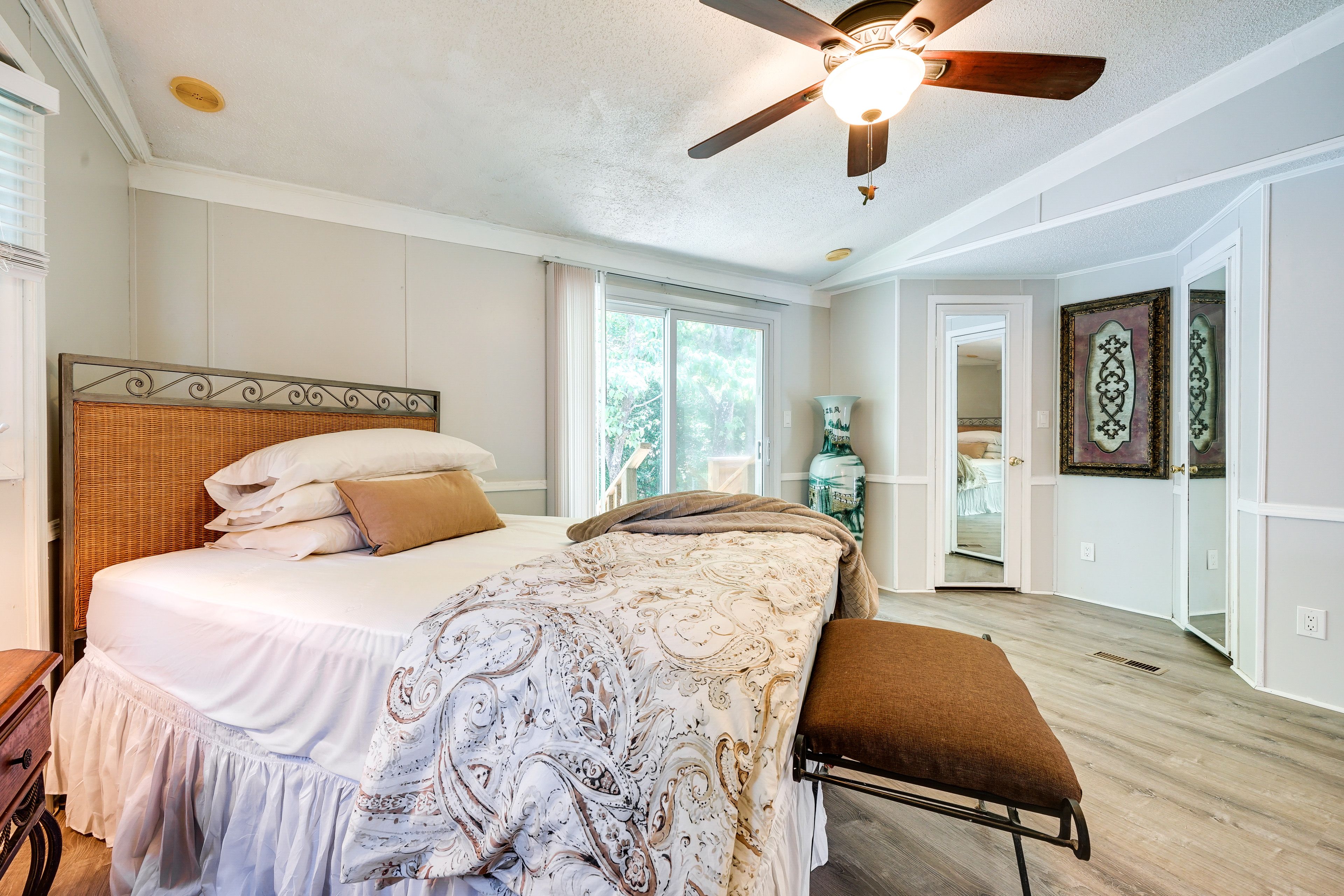 Bedroom 1 | Queen Bed | Linens Provided