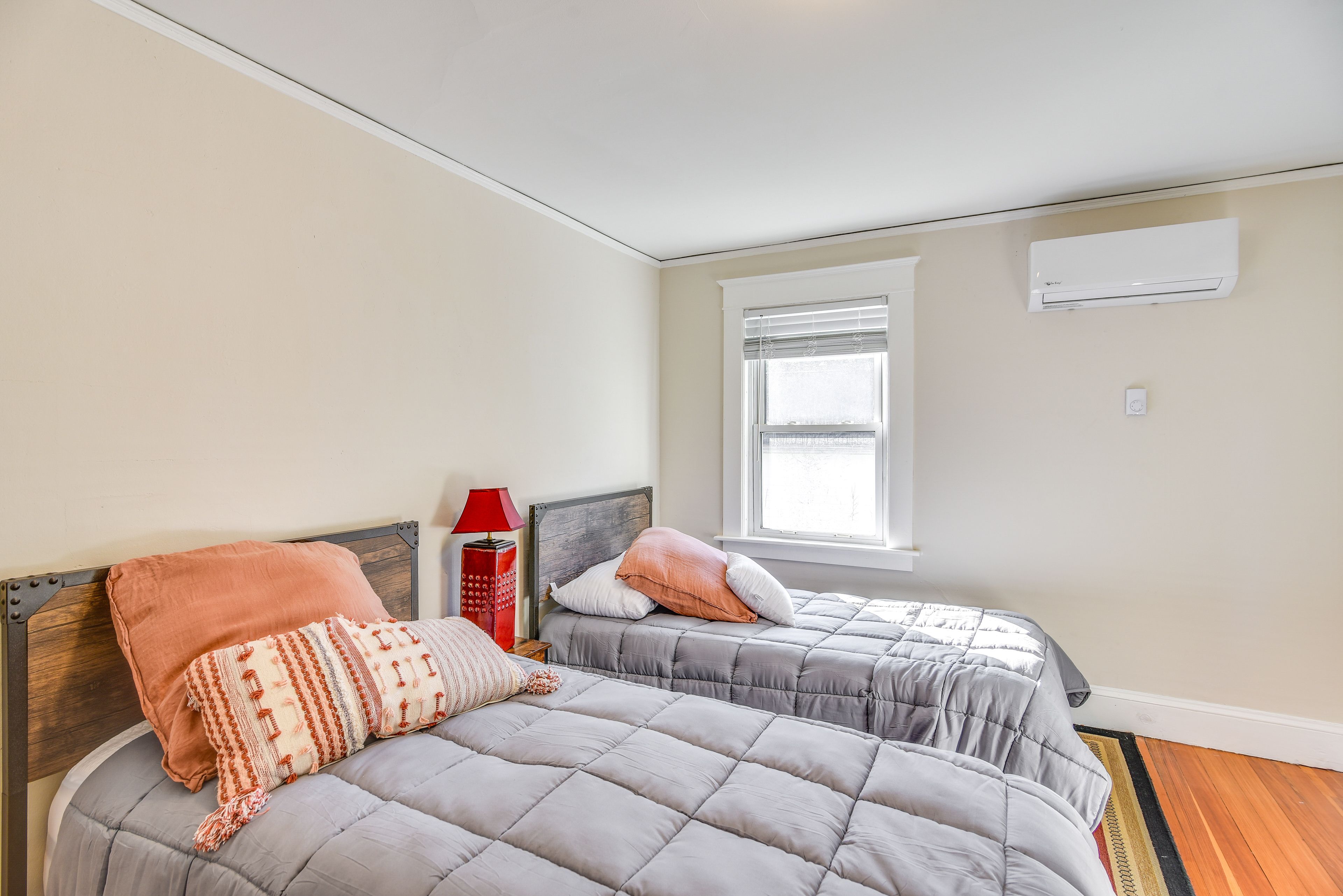 Bedroom 2 | 2 Twin Beds