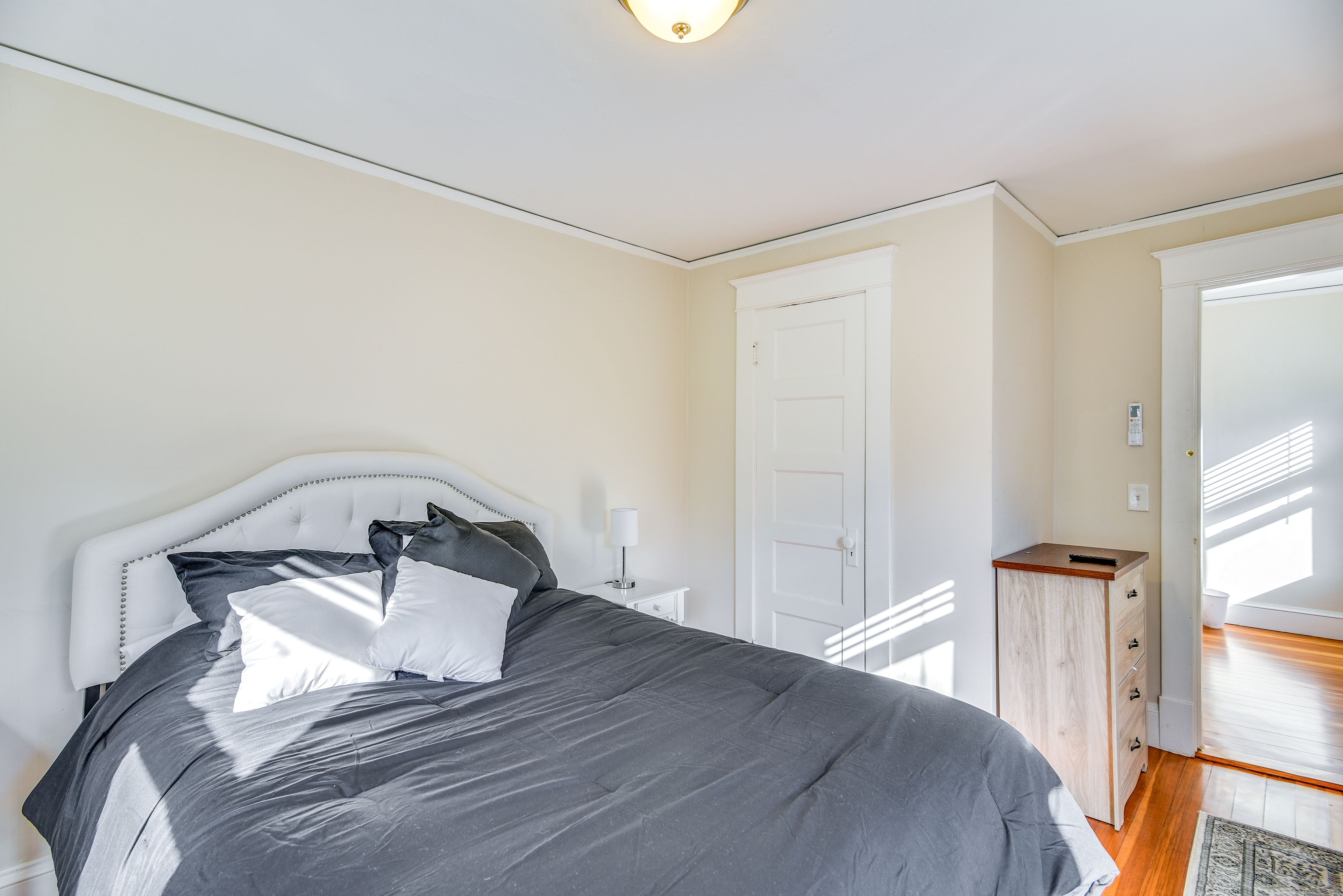 Bedroom 3 | Queen Bed