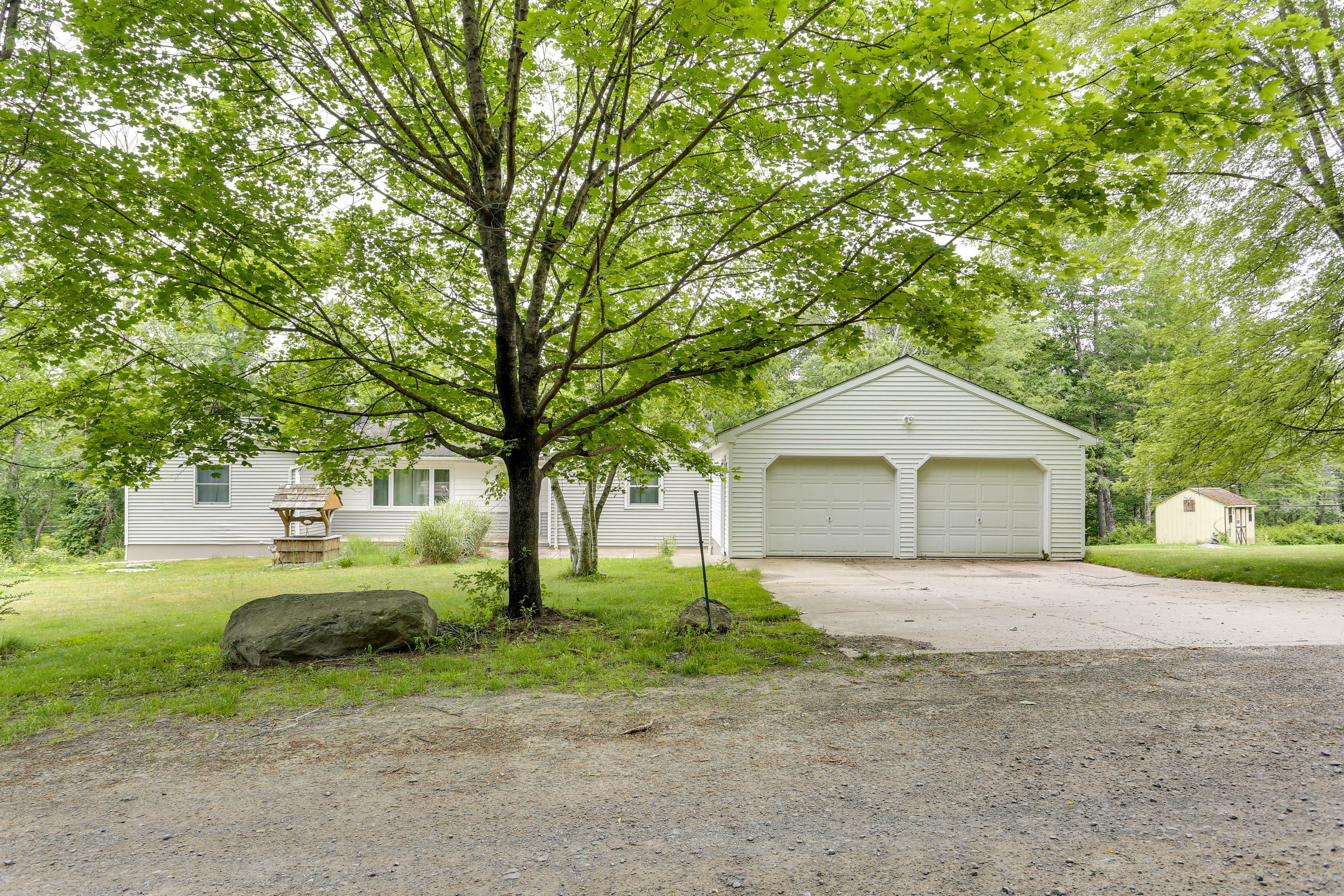 Parking | Driveway (4 Vehicles)