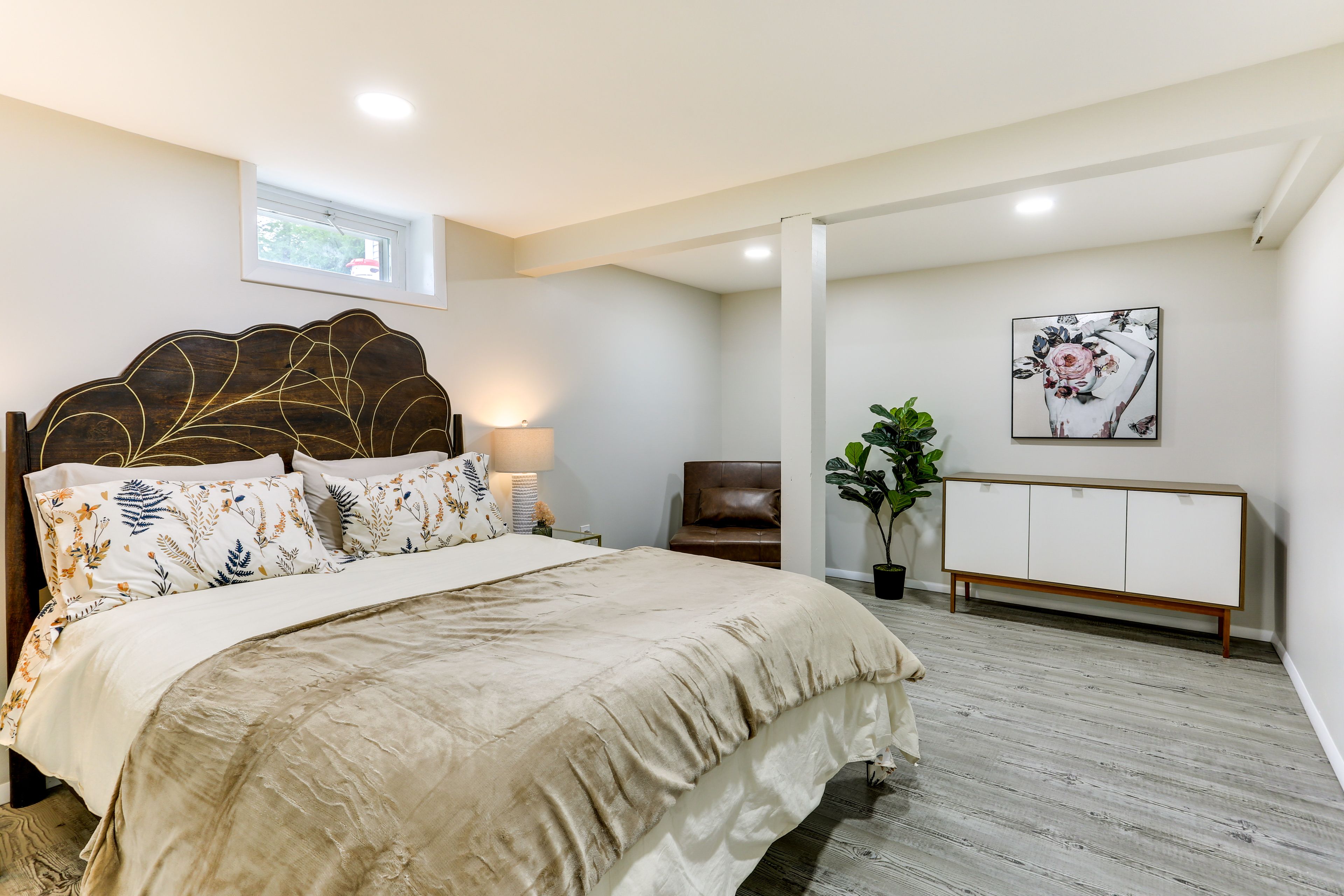 Bedroom 5 (Basement) | Queen Bed