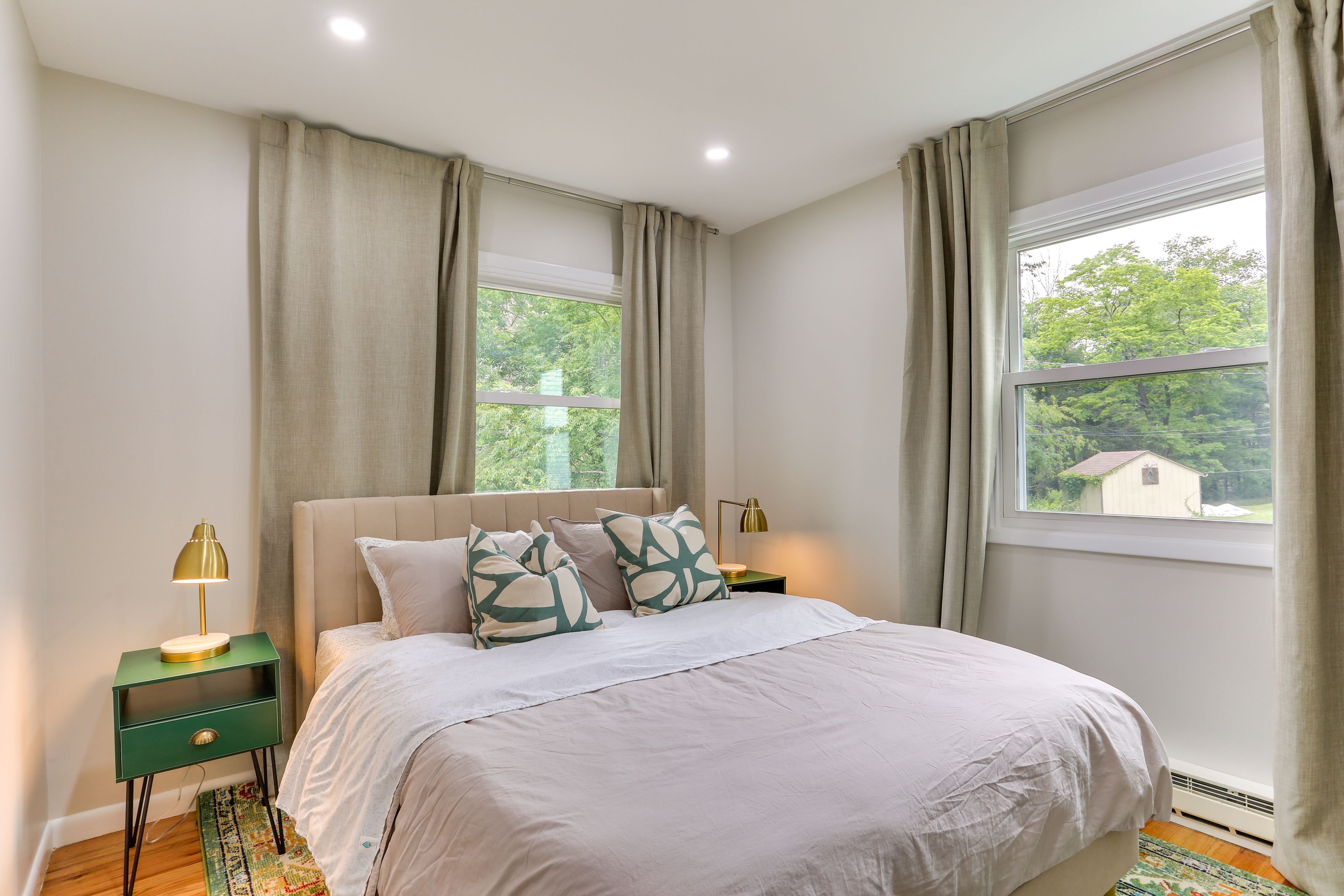 Bedroom 3 | Queen Bed