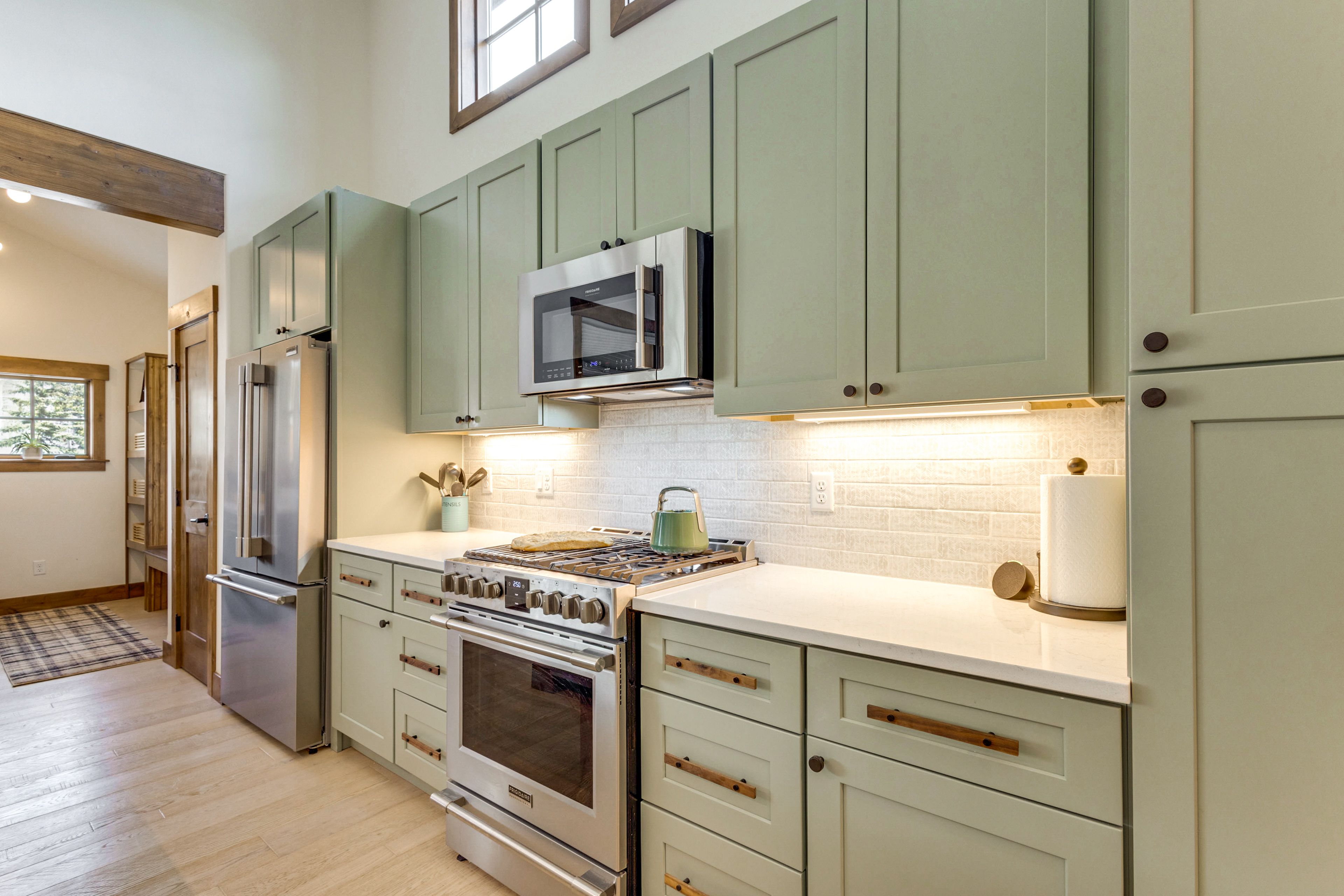 Kitchen | Equipped w/ Cooking Essentials