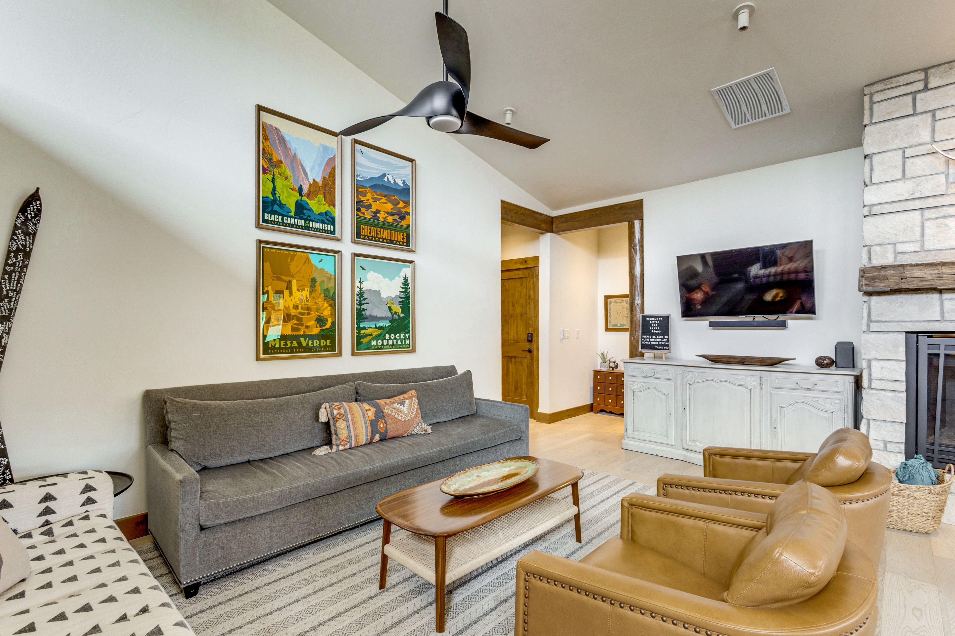 Living Room | Smart TV