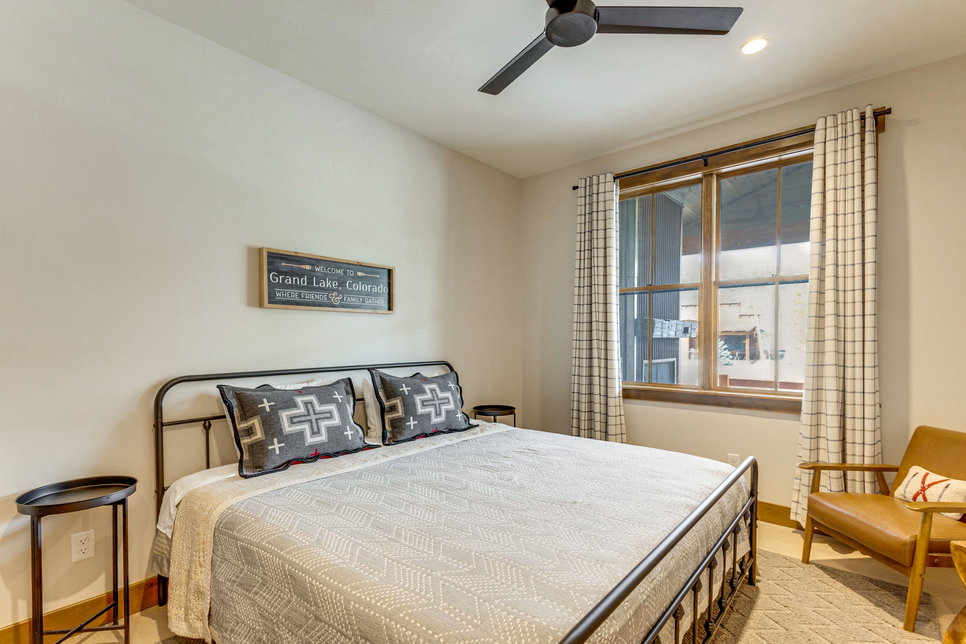 Bedroom 3 | King Bed | 1st Floor