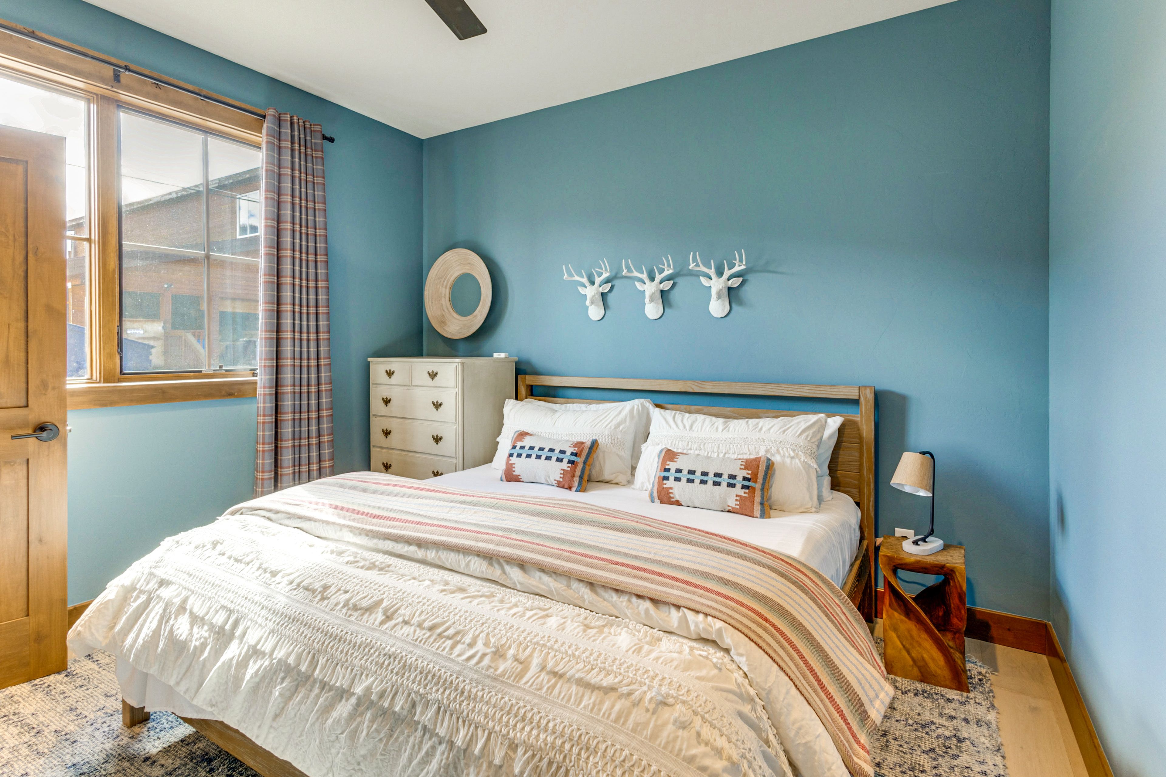 Bedroom 2 | King Bed | 1st Floor | En-Suite Bathroom