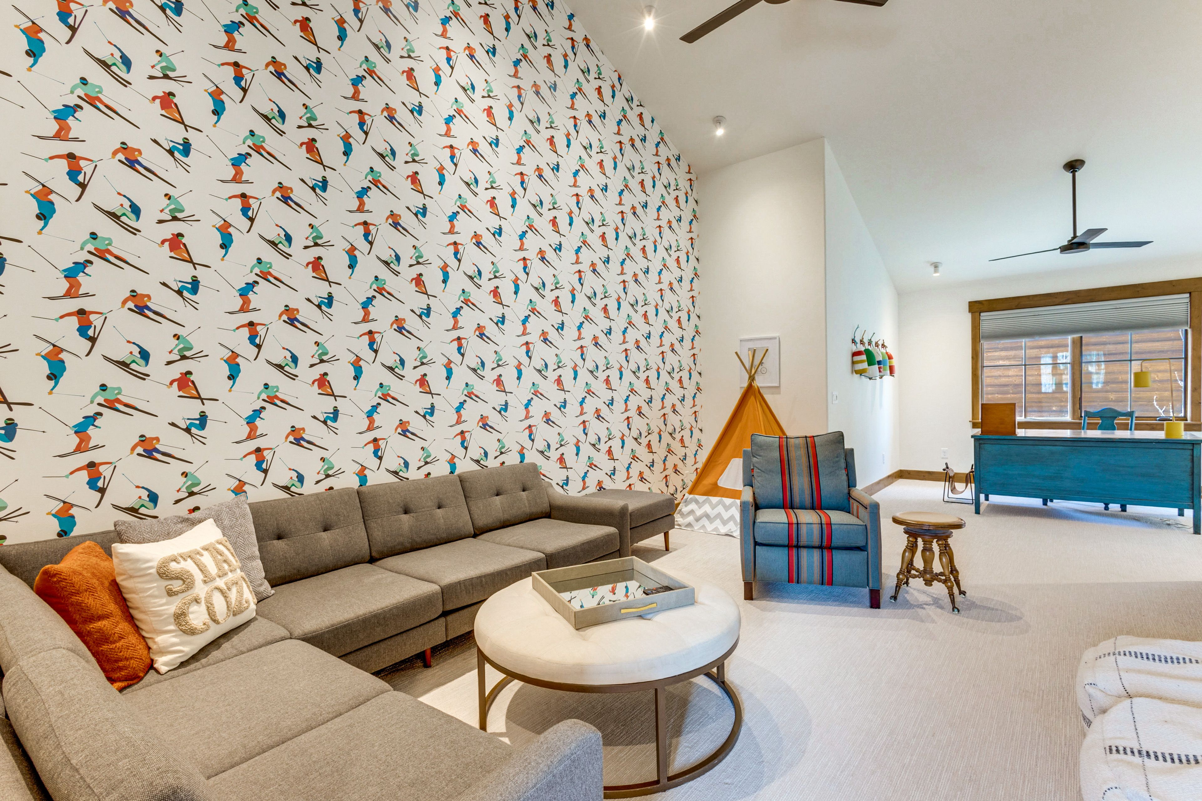 Family Room | Desk Workspace