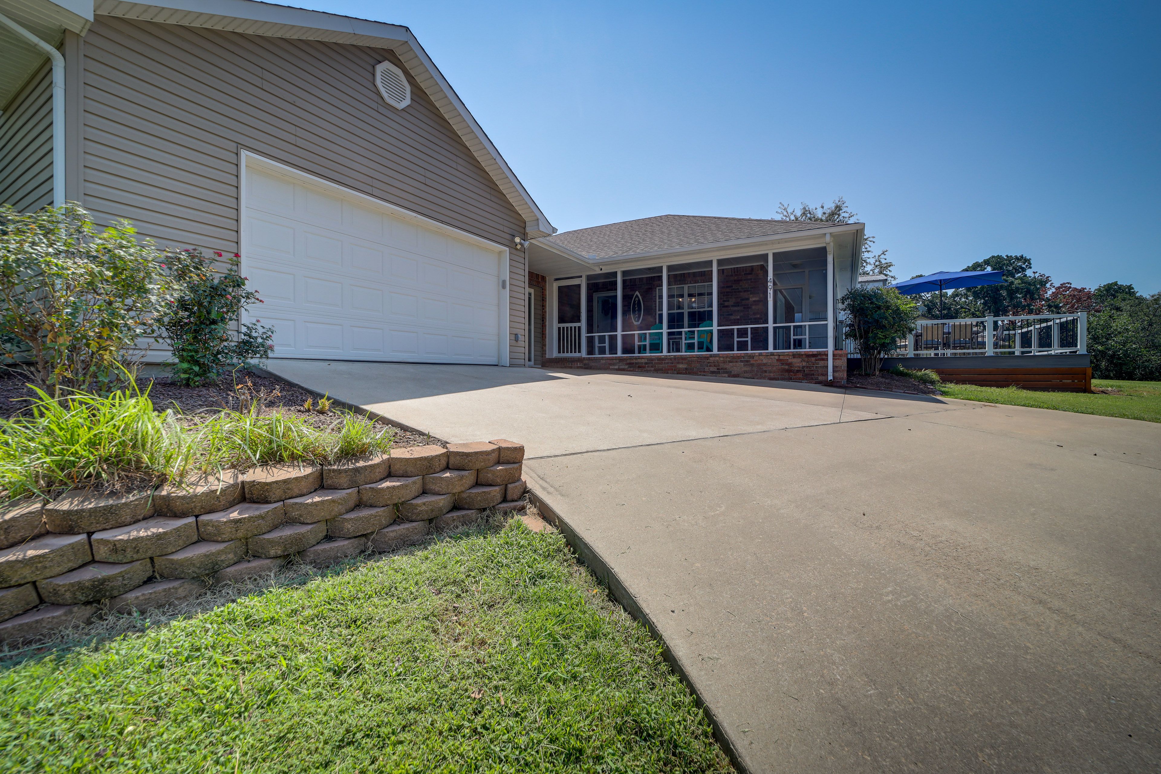 Parking | Garage (2 Vehicles) | Driveway (3 Vehicles)