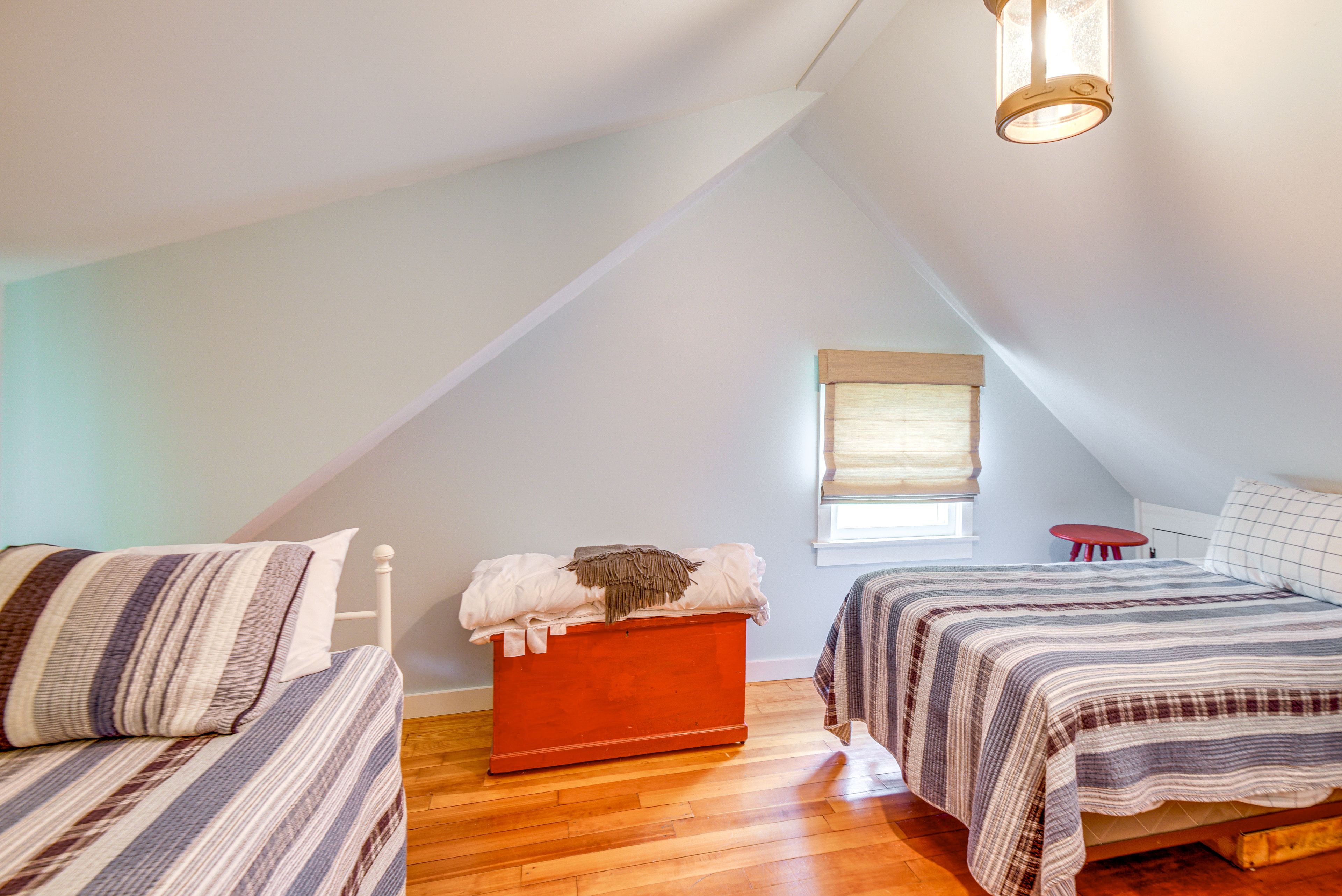 Bedroom 3 | 2nd Floor | 2 Twin Beds