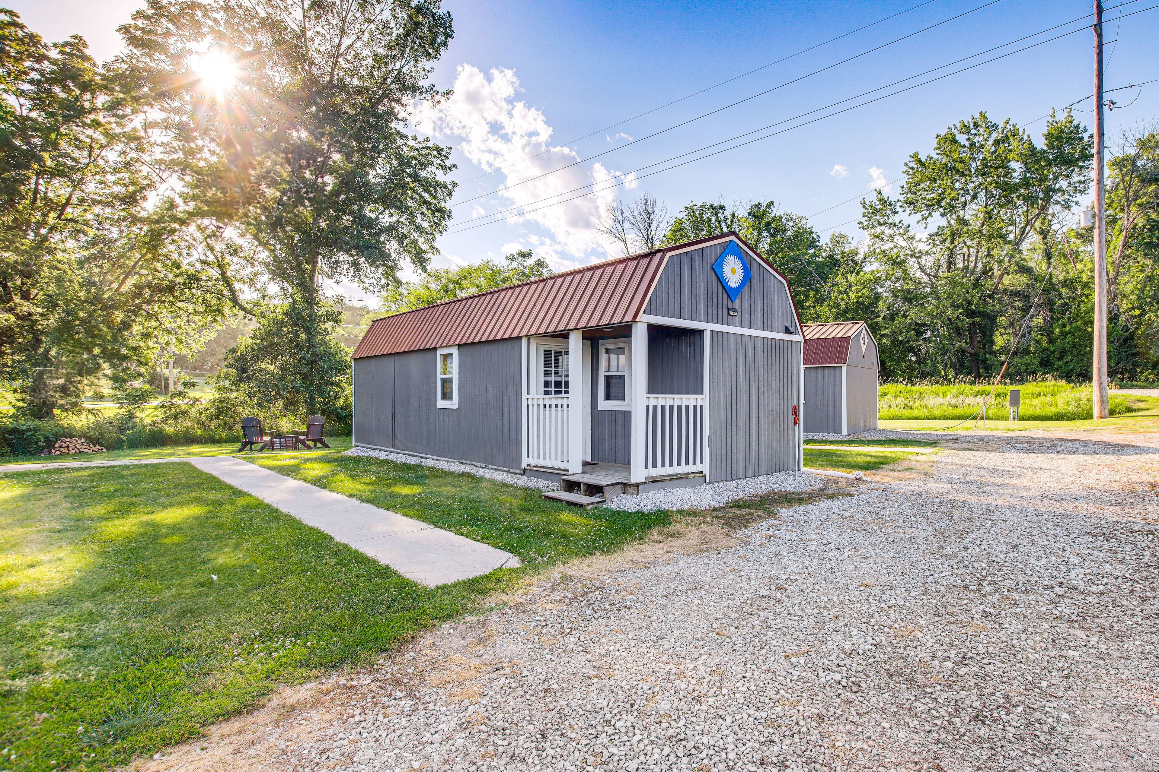 Studio Exterior | Parking | Gravel Driveway (1 Vehicle)