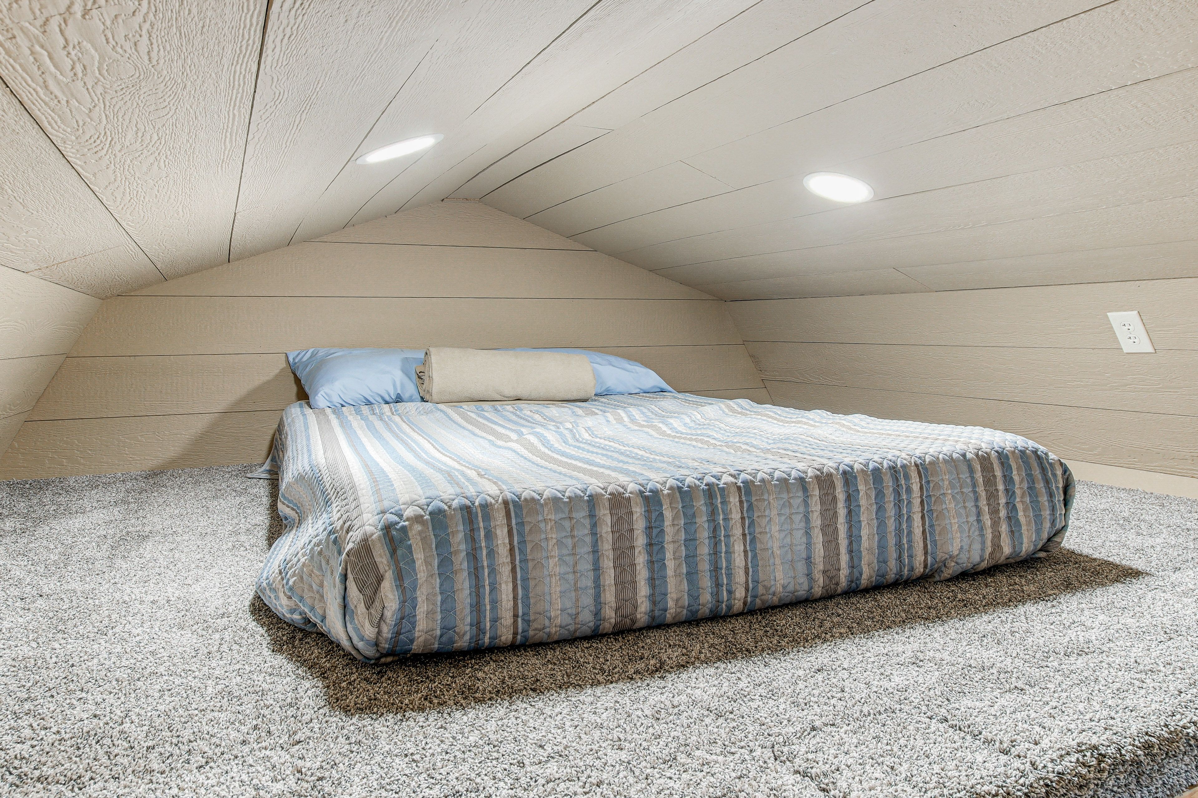 Studio | Loft | Full Floor Mattress