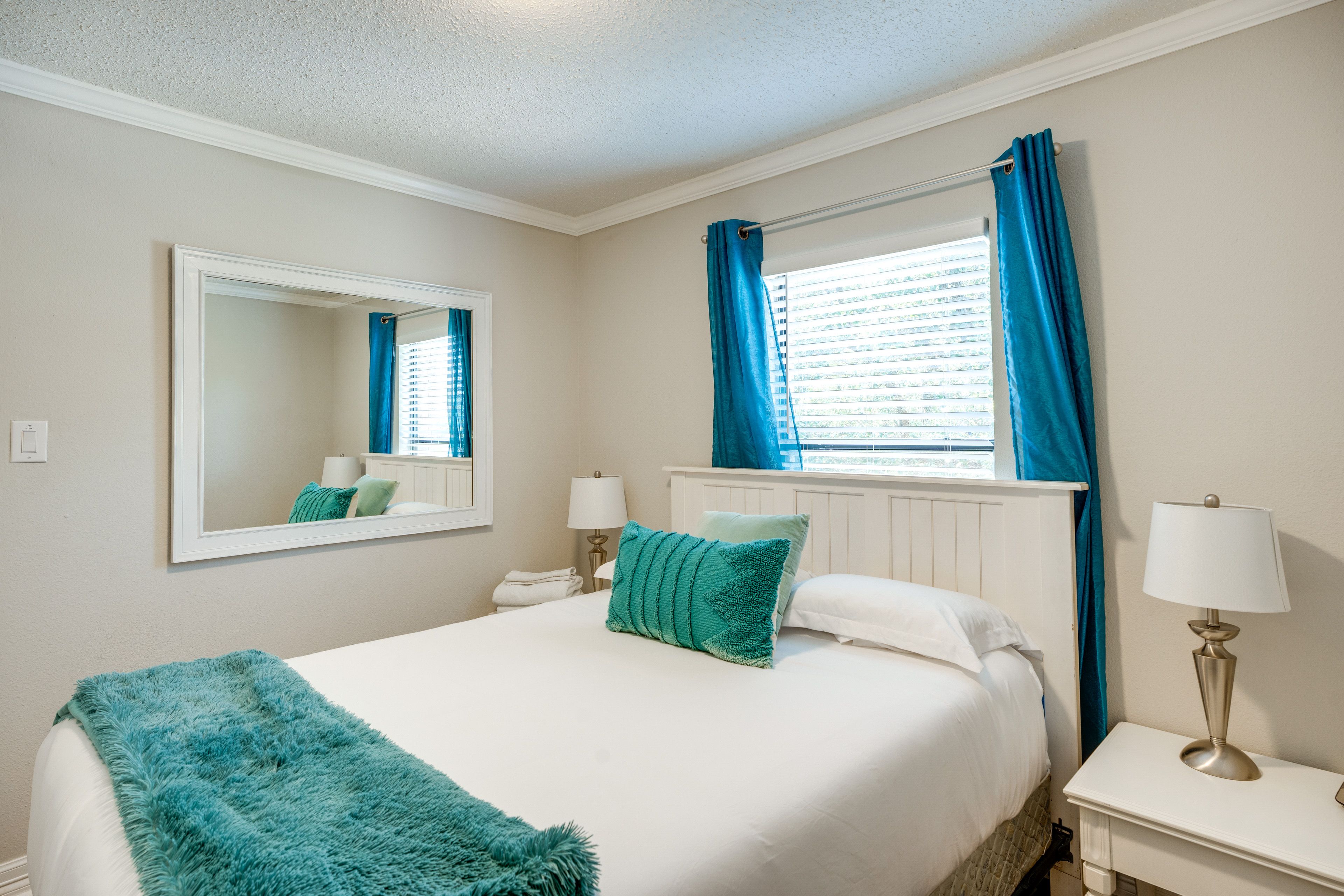 Bedroom 4 | Queen Bed | 2nd Floor