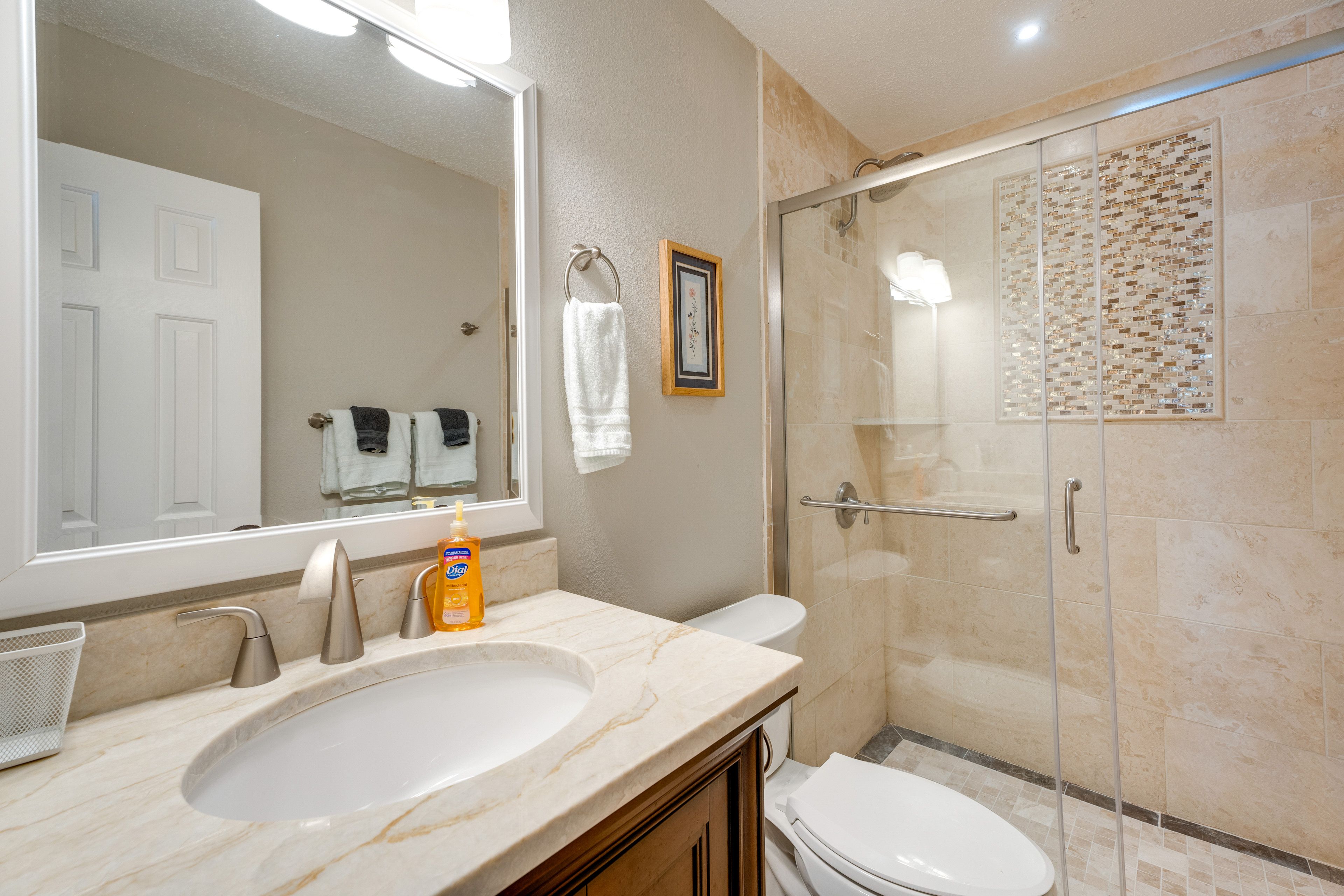 Full Bathroom | 2nd Floor