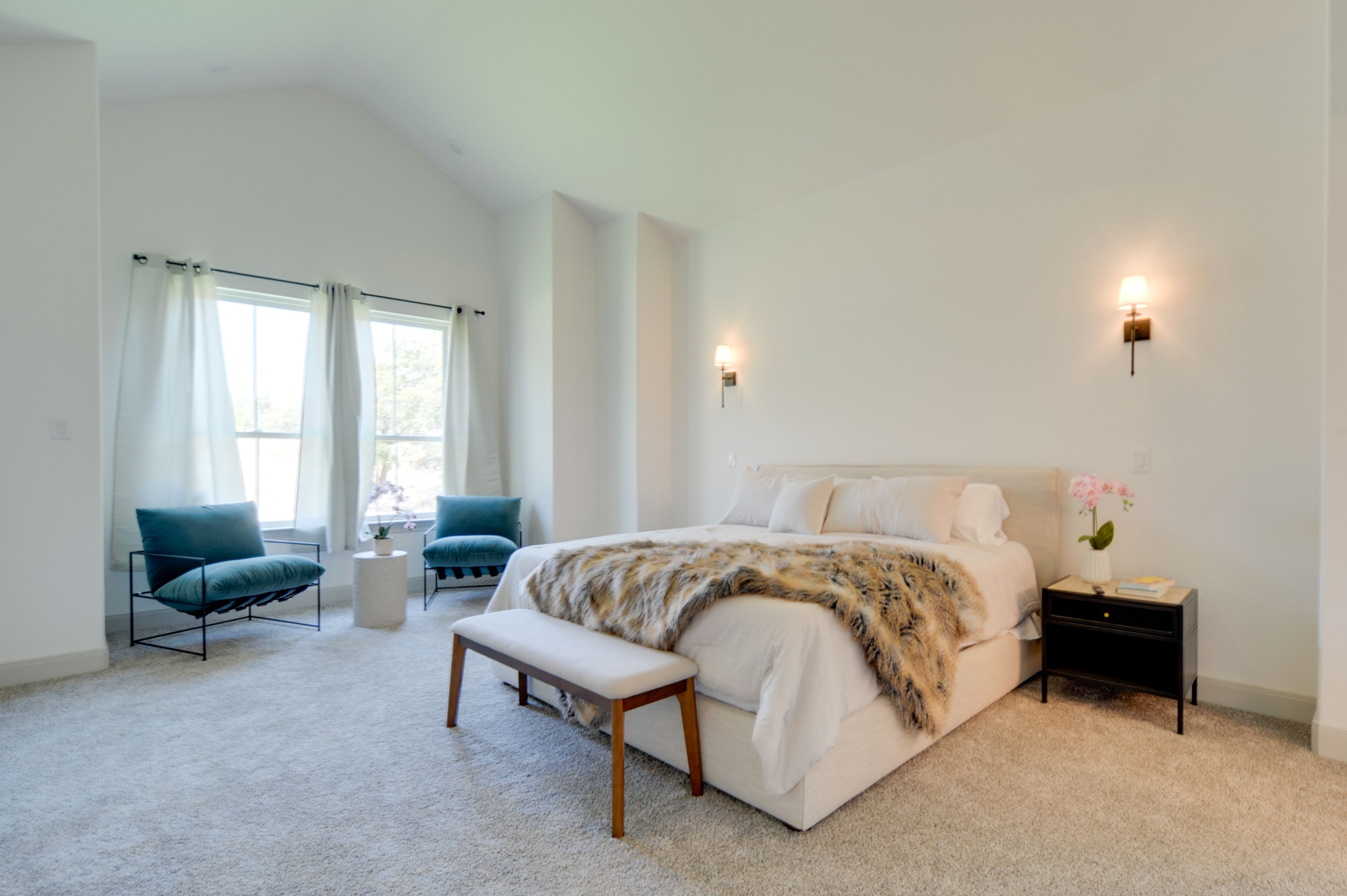 Bedroom 1 | King Bed | Linens Provided | En-Suite Bathroom