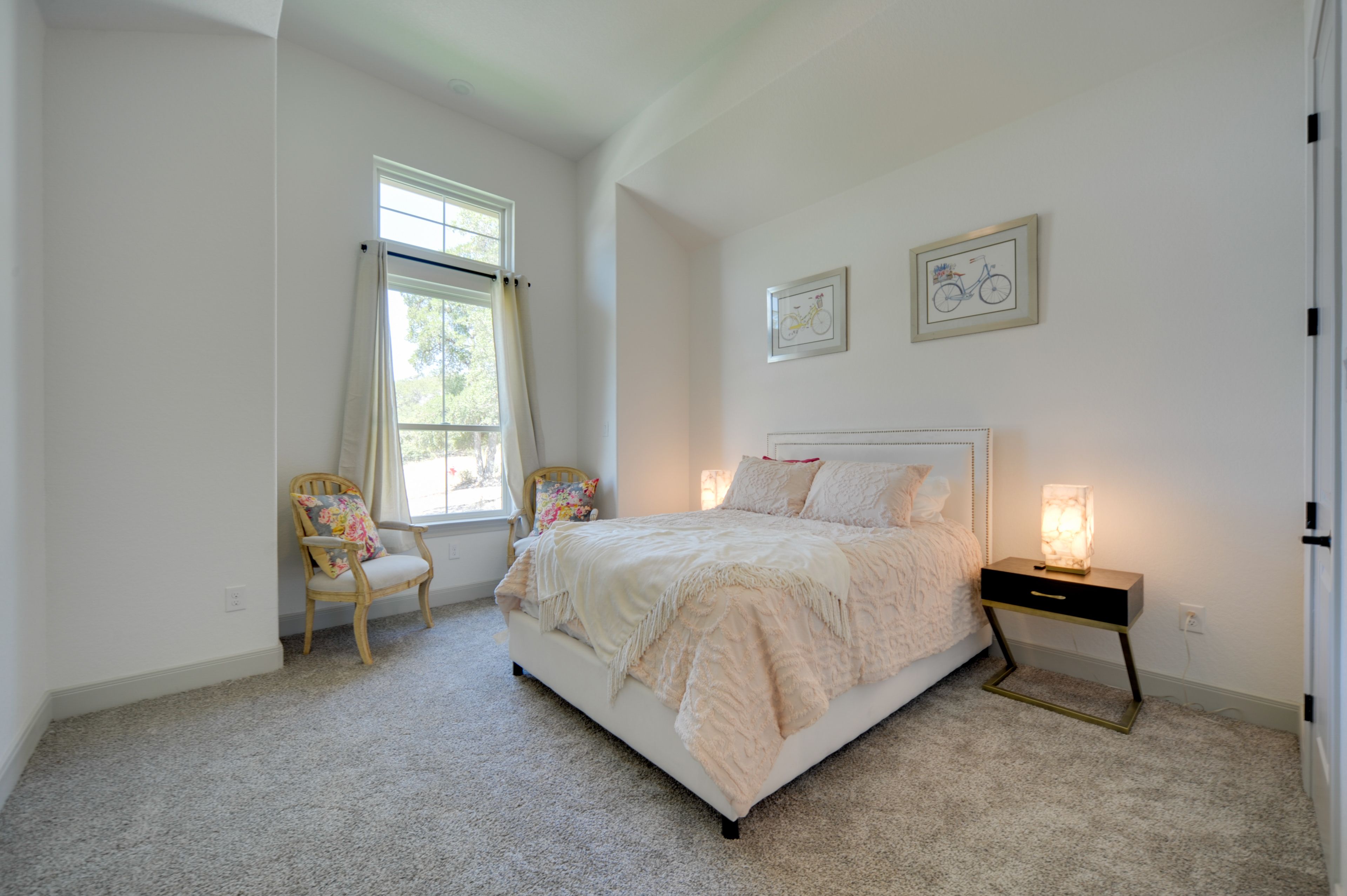 Bedroom 2 | Queen Bed