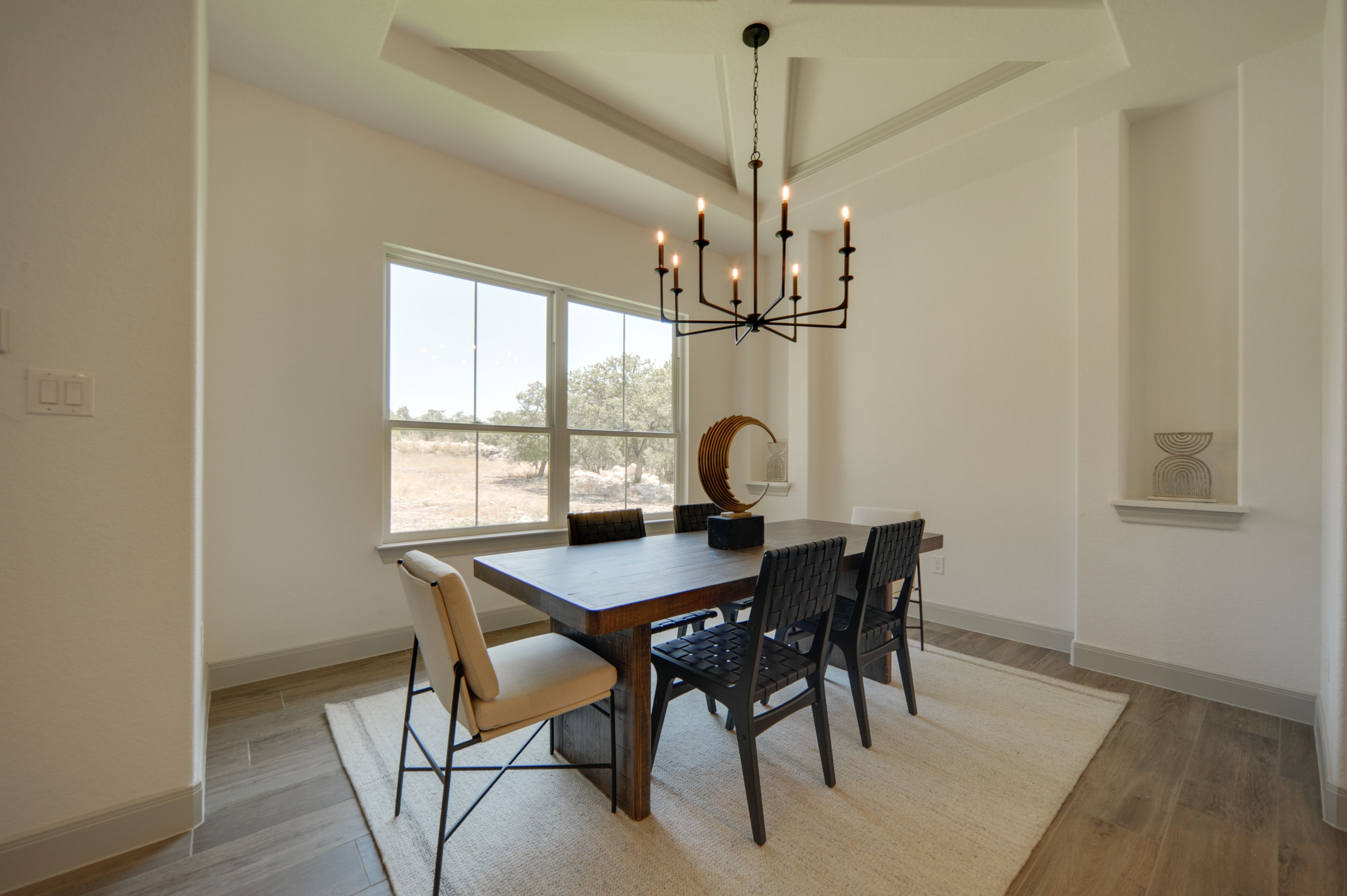 Dining Room | Dishware Provided