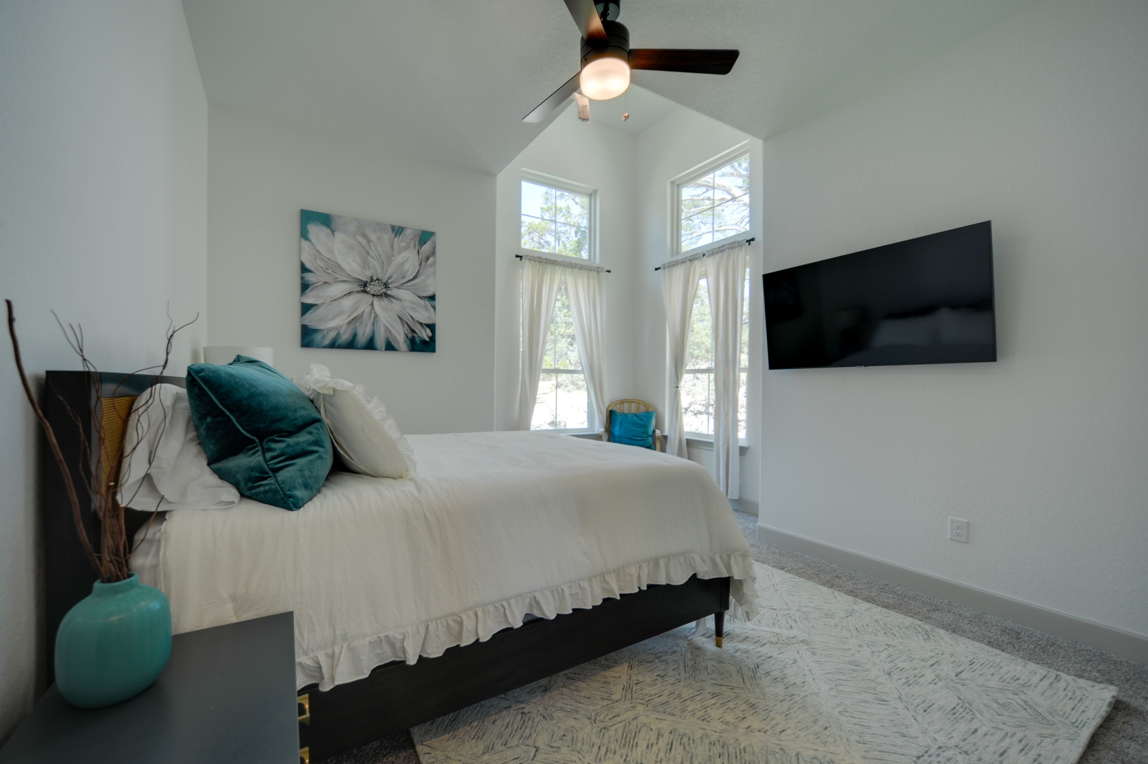Bedroom 3 | Queen Bed | Smart TV